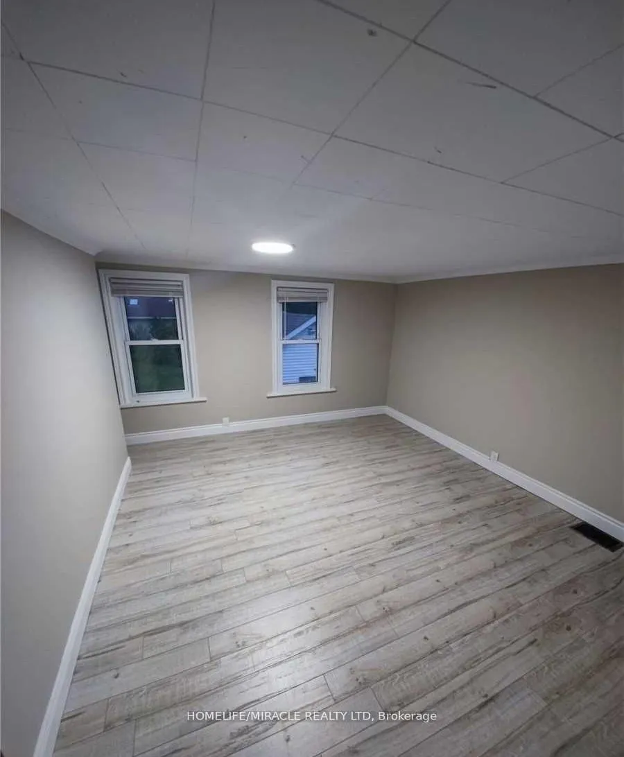 Photo 10 of 5967 Dixon Street, Niagara Falls, Dorchester — HOMEH