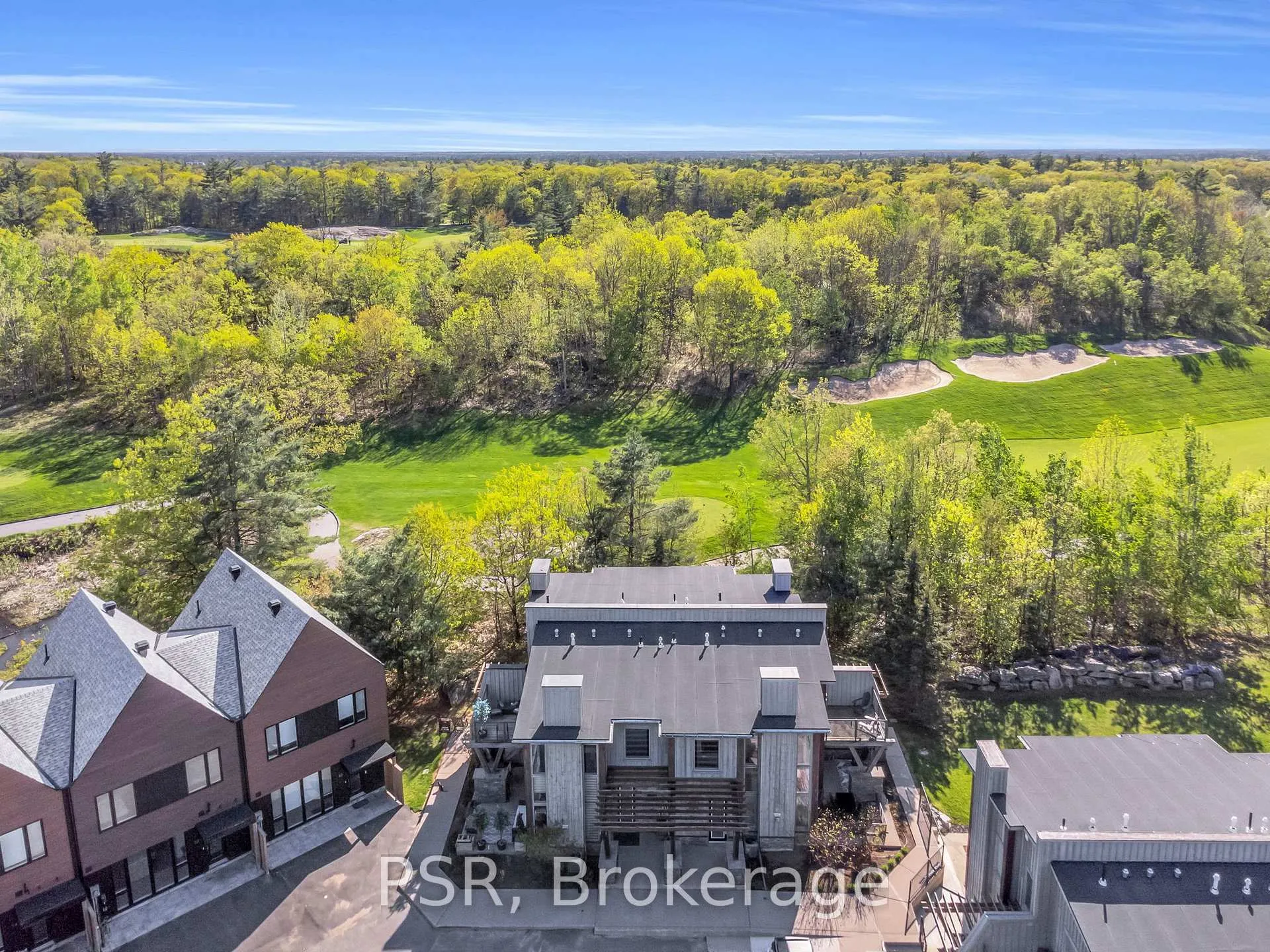 Photo 3 of 44 Carrick Trail, Gravenhurst, Wood (Gravenhurst) — HOMEH