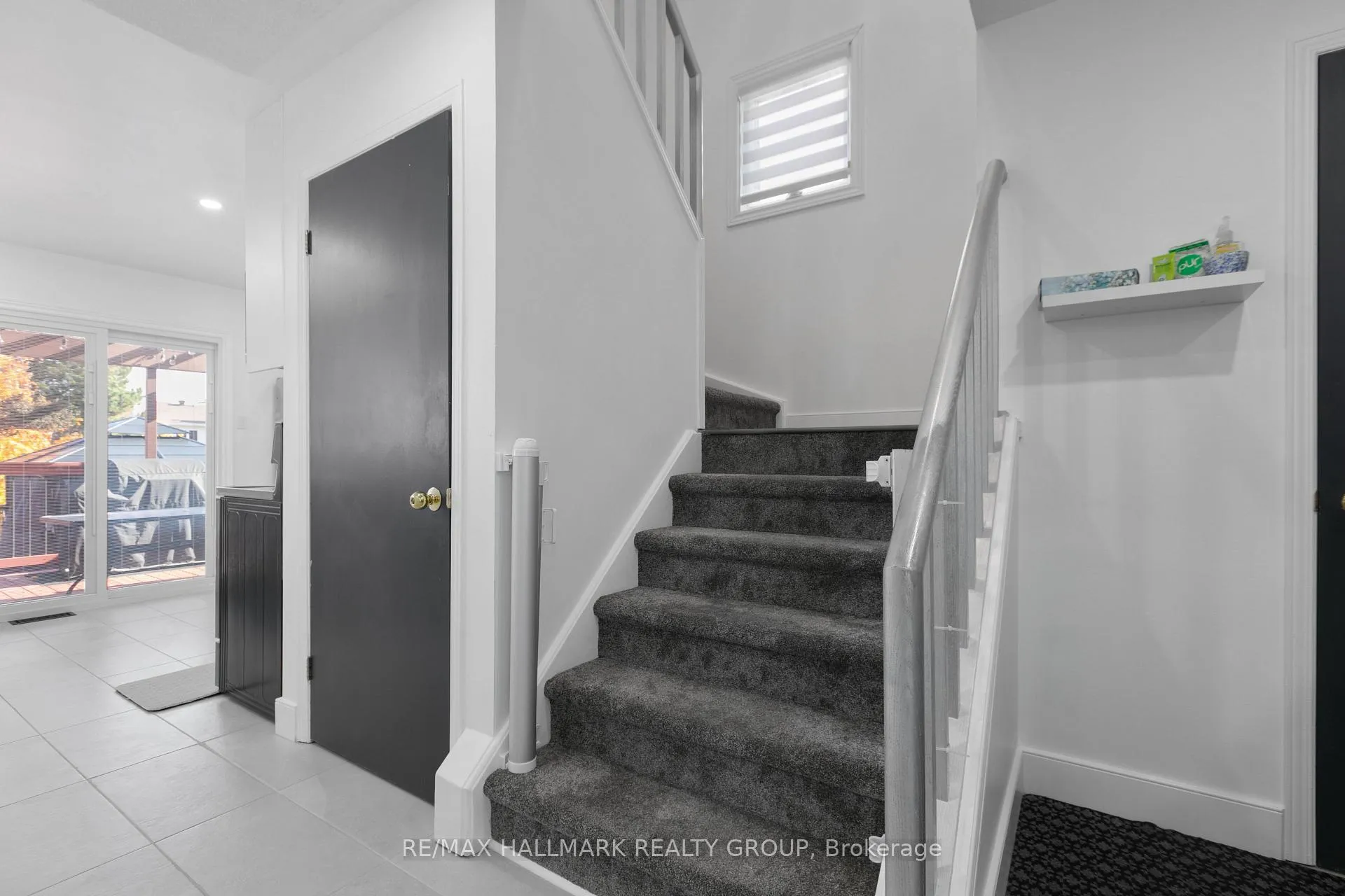 Photo 11 of 2 Newport Crescent, Ottawa, Hunt Club Park/Greenboro — HOMEH