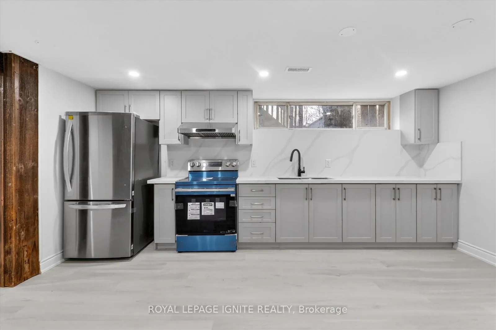 Photo 10 of 56 Frost Street, Etobicoke, Rexdale-Kipling — HOMEH