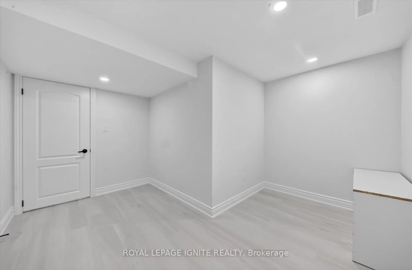 Photo 21 of 56 Frost Street, Etobicoke, Rexdale-Kipling — HOMEH