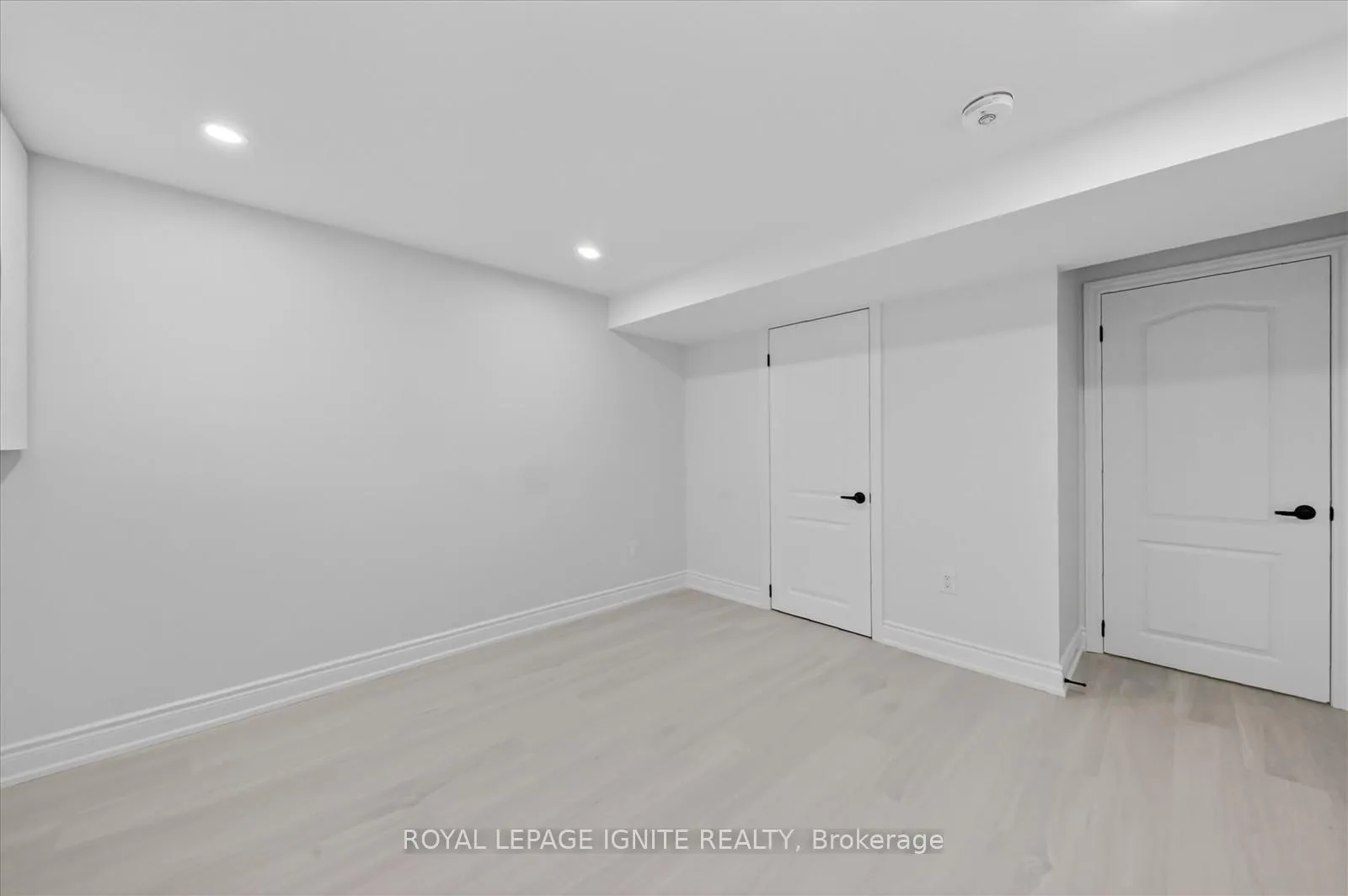 Photo 23 of 56 Frost Street, Etobicoke, Rexdale-Kipling — HOMEH
