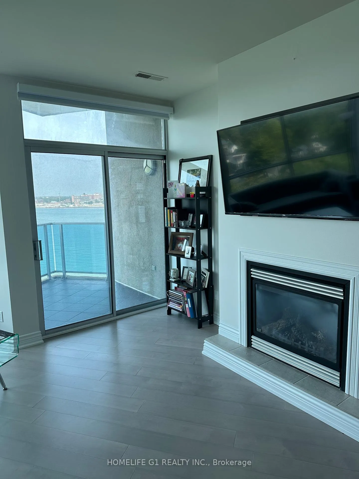 Photo 12 of Unit 701, 1225 River side Drive W, Windsor — HOMEH