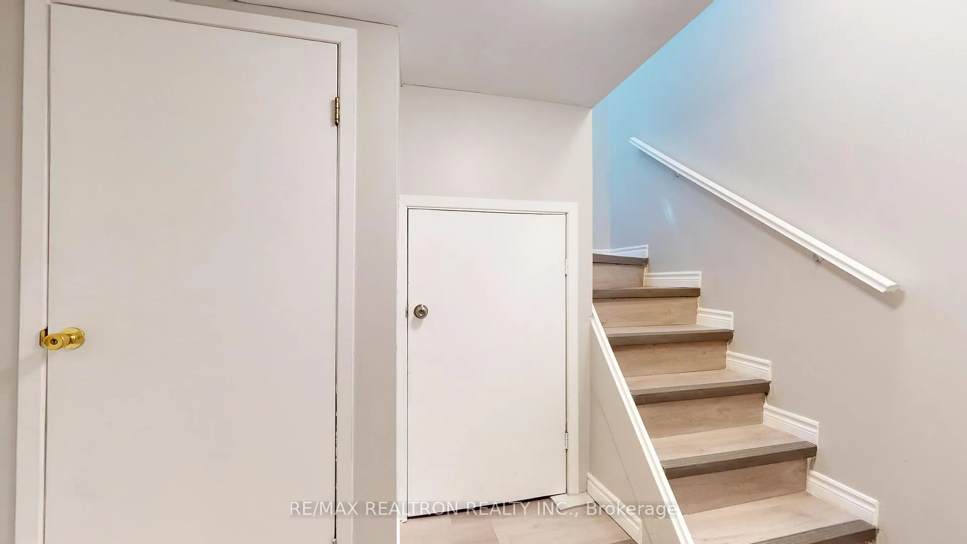 Photo 3 of Unit Bsmnt, 39 Davis Road, Aurora, Aurora Highlands — HOMEH