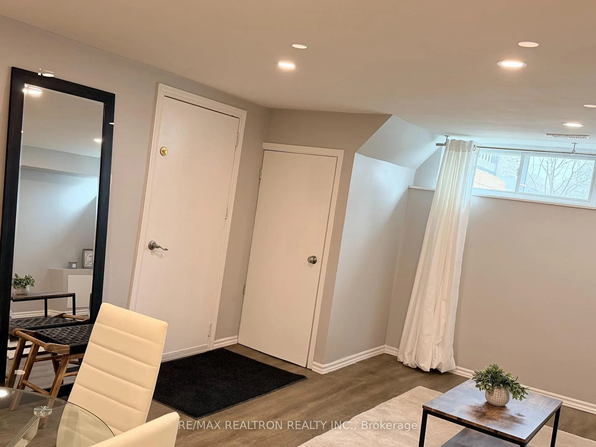 Photo 4 of Unit Bsmnt, 39 Davis Road, Aurora, Aurora Highlands — HOMEH