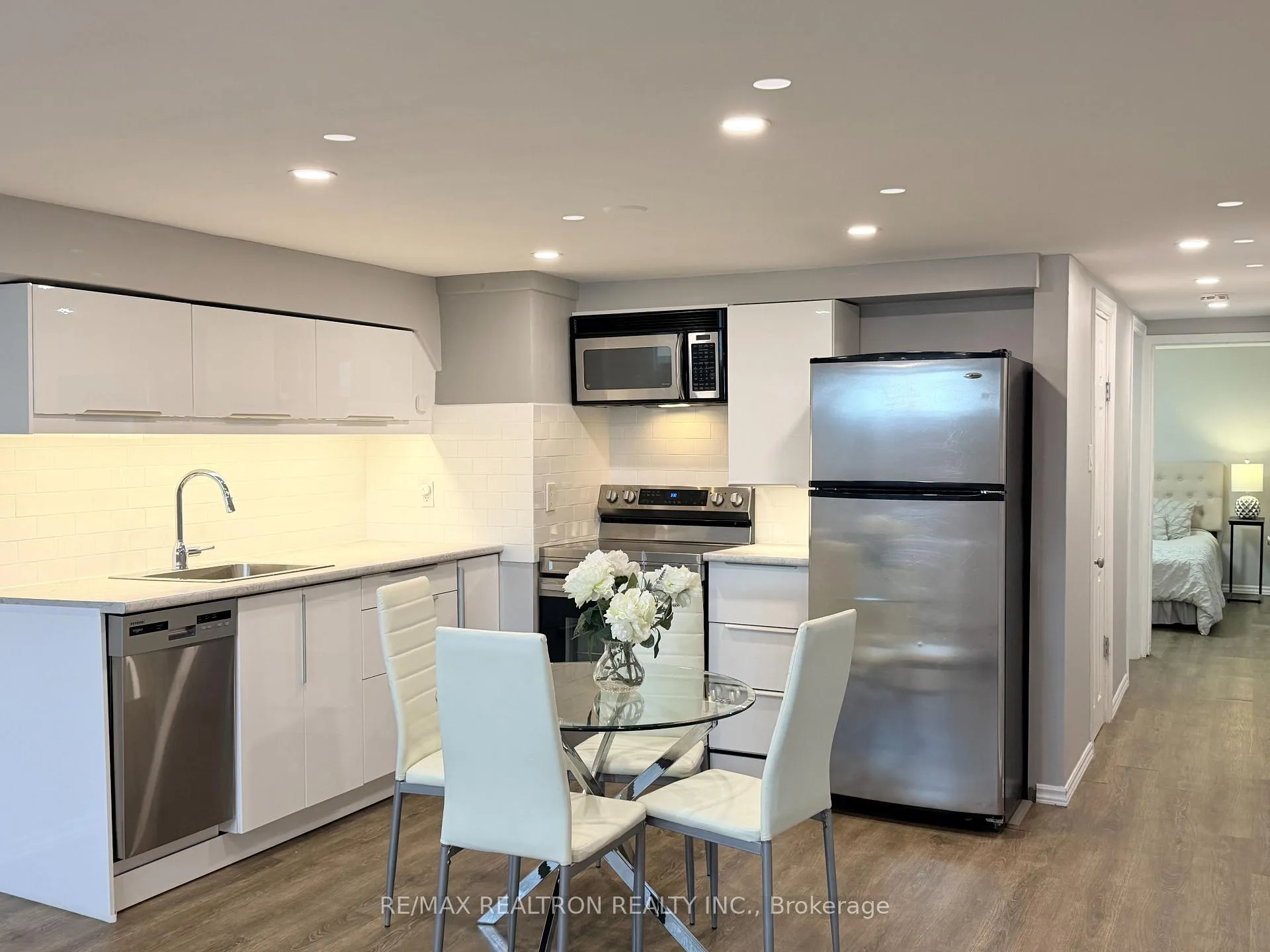Photo 5 of Unit Bsmnt, 39 Davis Road, Aurora, Aurora Highlands — HOMEH