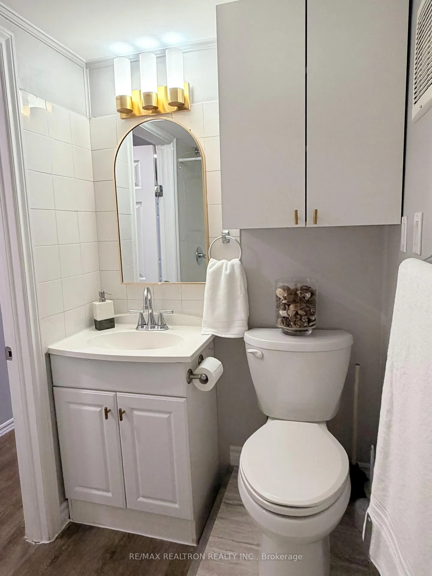 Photo 9 of Unit Bsmnt, 39 Davis Road, Aurora, Aurora Highlands — HOMEH