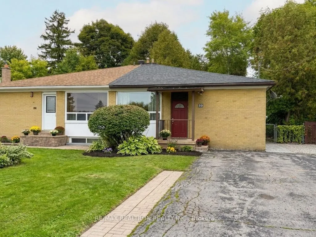 Photo 18 of Unit Bsmnt, 39 Davis Road, Aurora, Aurora Highlands — HOMEH