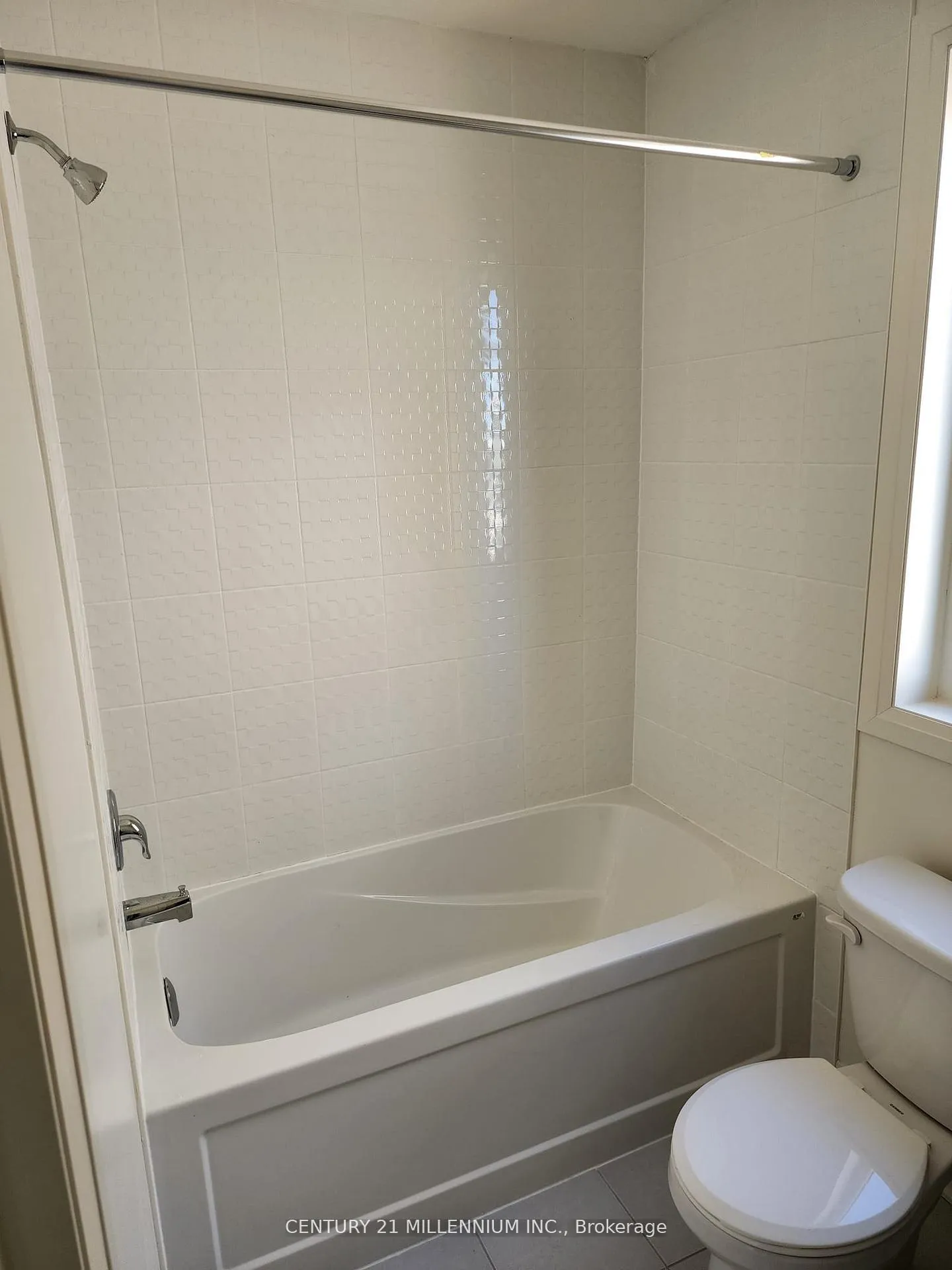 Photo 8 of 1565 Green Road, Clarington, Bowmanville — HOMEH