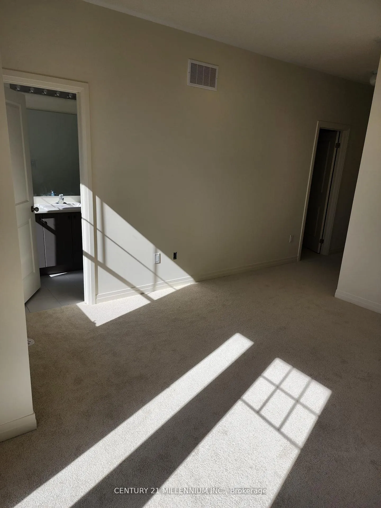 Photo 10 of 1565 Green Road, Clarington, Bowmanville — HOMEH