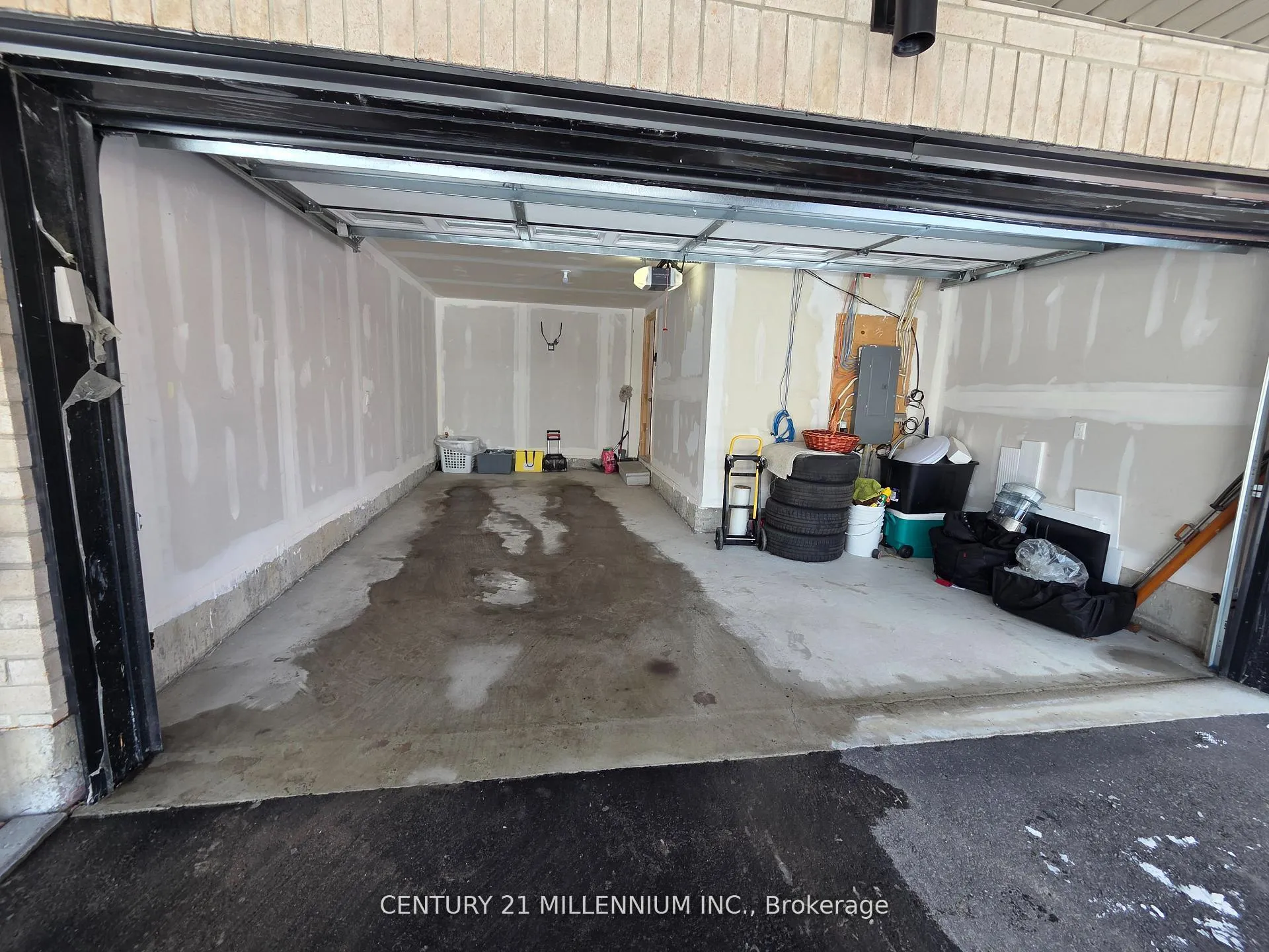 Photo 15 of 1565 Green Road, Clarington, Bowmanville — HOMEH
