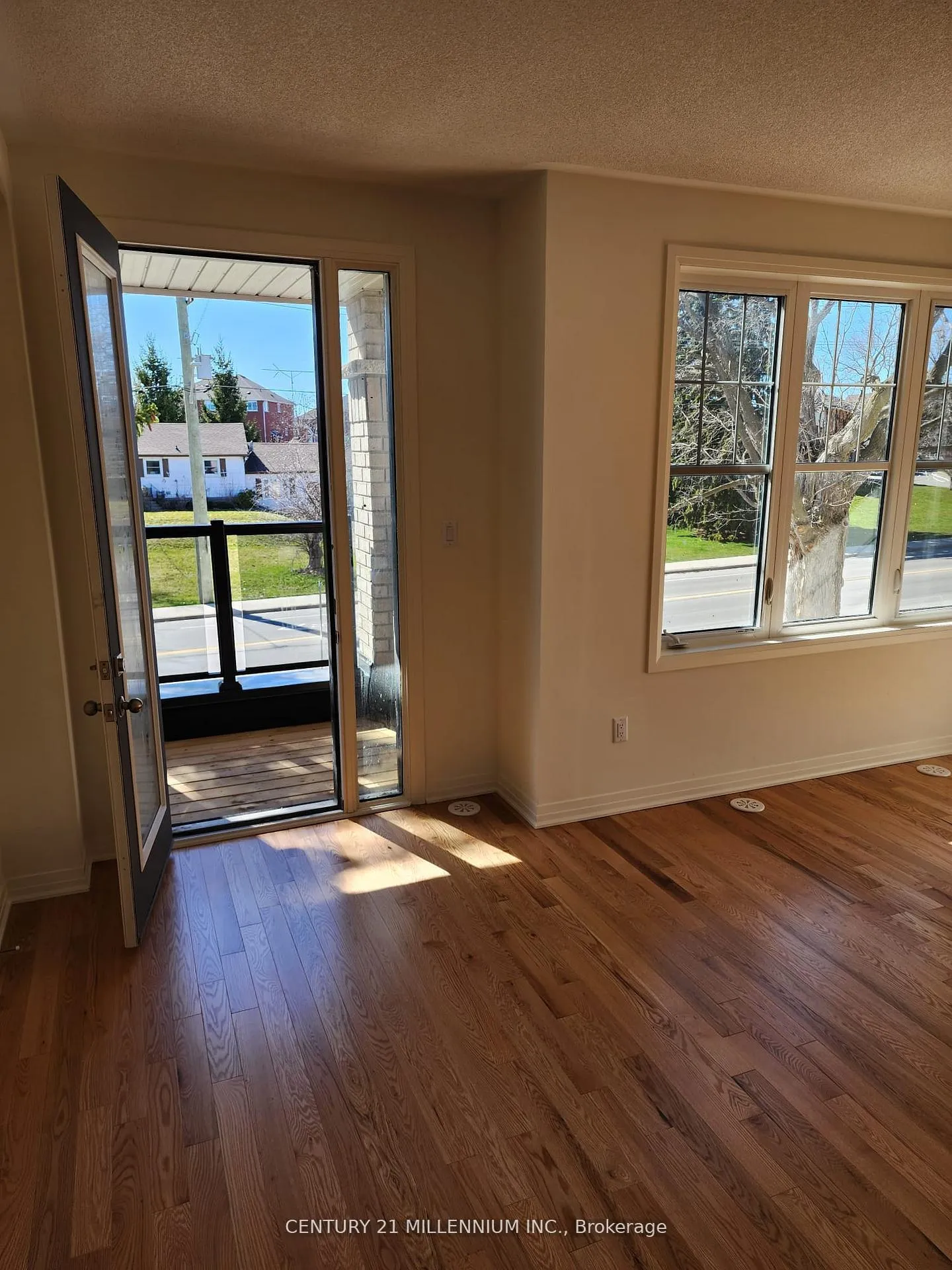 Photo 23 of 1565 Green Road, Clarington, Bowmanville — HOMEH