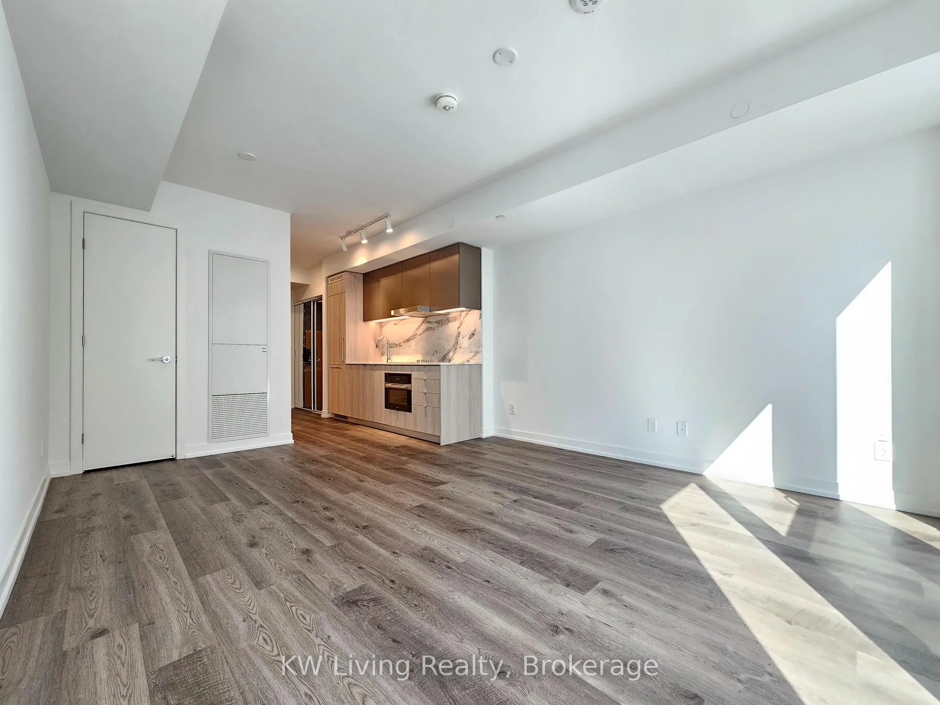 Photo 3 of Unit 909, 771 Yonge Street, Toronto, Rosedale-Moore Park — HOMEH