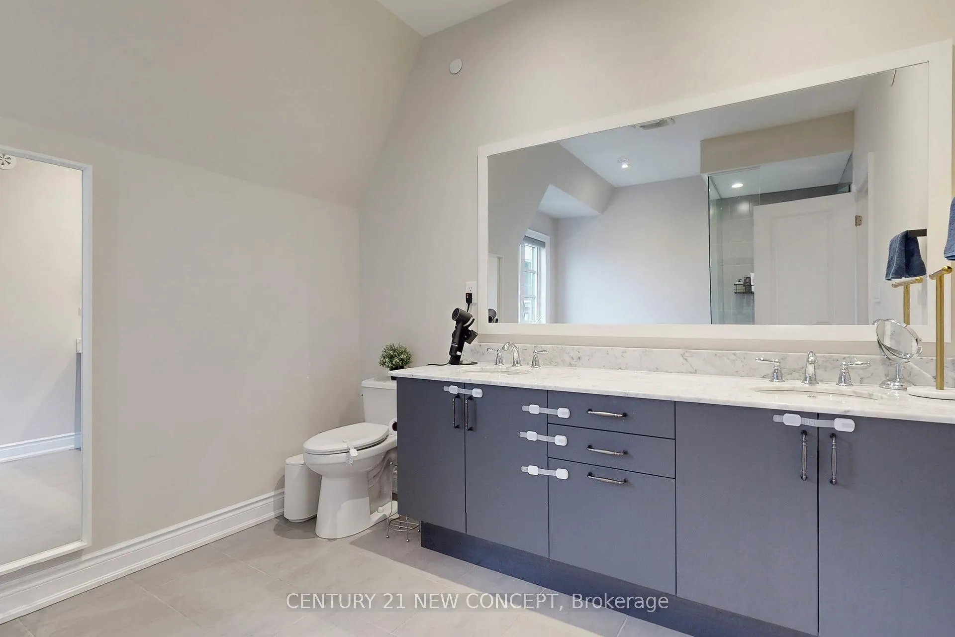 Photo 43 of Unit 27, 80 Daisy Avenue, Etobicoke, Long Branch — HOMEH