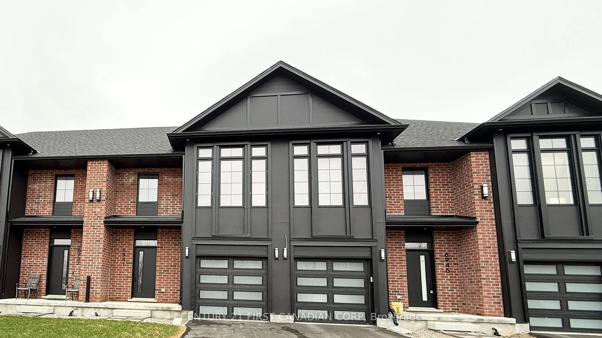 Front of 6941 Heathwoods Avenue