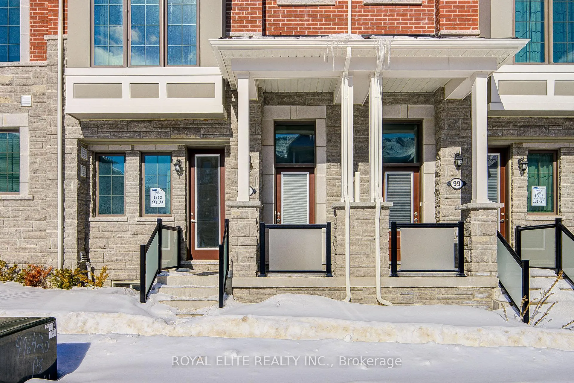 Photo 3 of 97 Thomas Frisby Jr Crescent, Markham, Victoria Square — HOMEH