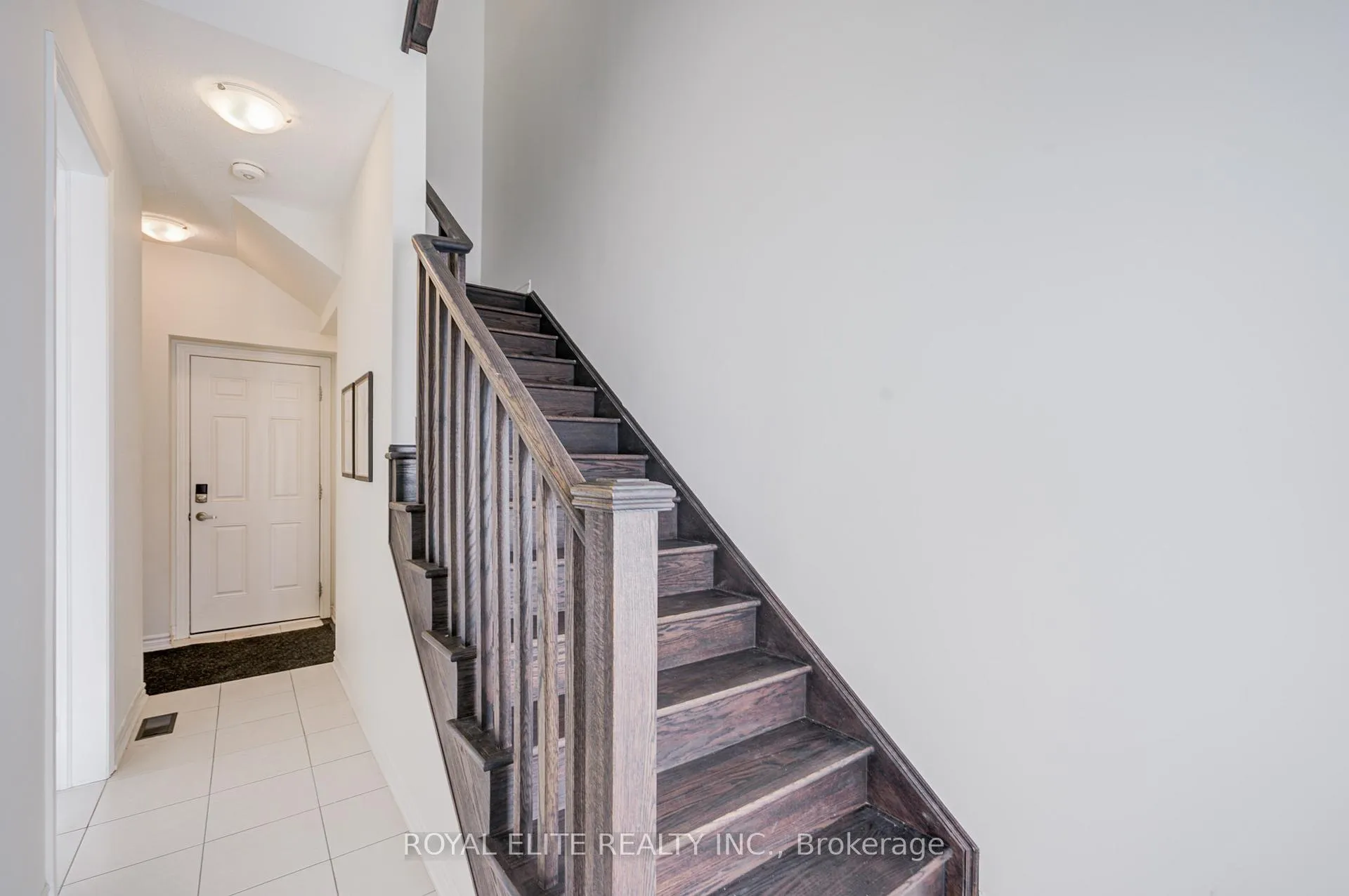 Photo 4 of 97 Thomas Frisby Jr Crescent, Markham, Victoria Square — HOMEH