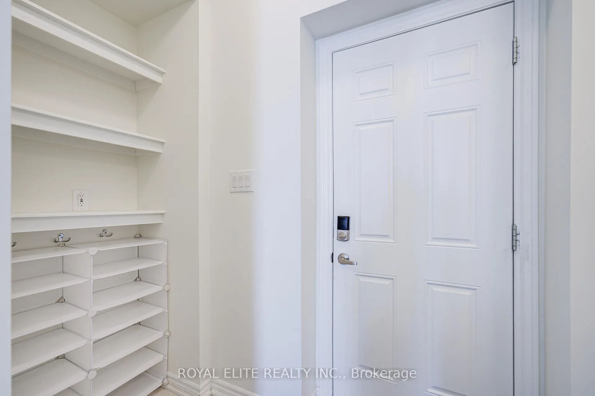 Photo 9 of 97 Thomas Frisby Jr Crescent, Markham, Victoria Square — HOMEH