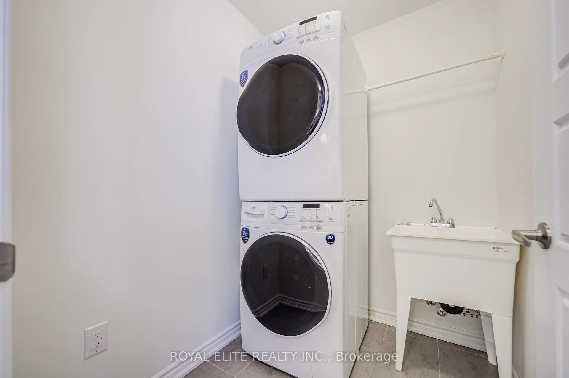 Photo 27 of 97 Thomas Frisby Jr Crescent, Markham, Victoria Square — HOMEH