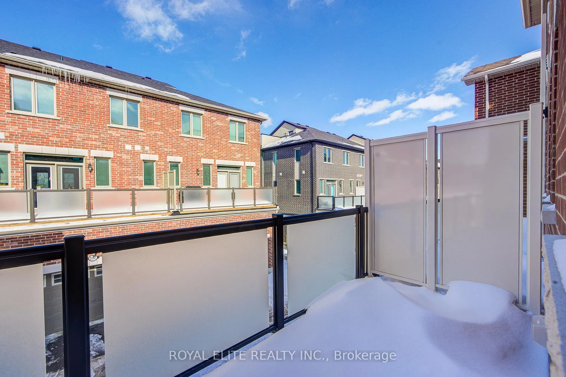 Photo 30 of 97 Thomas Frisby Jr Crescent, Markham, Victoria Square — HOMEH