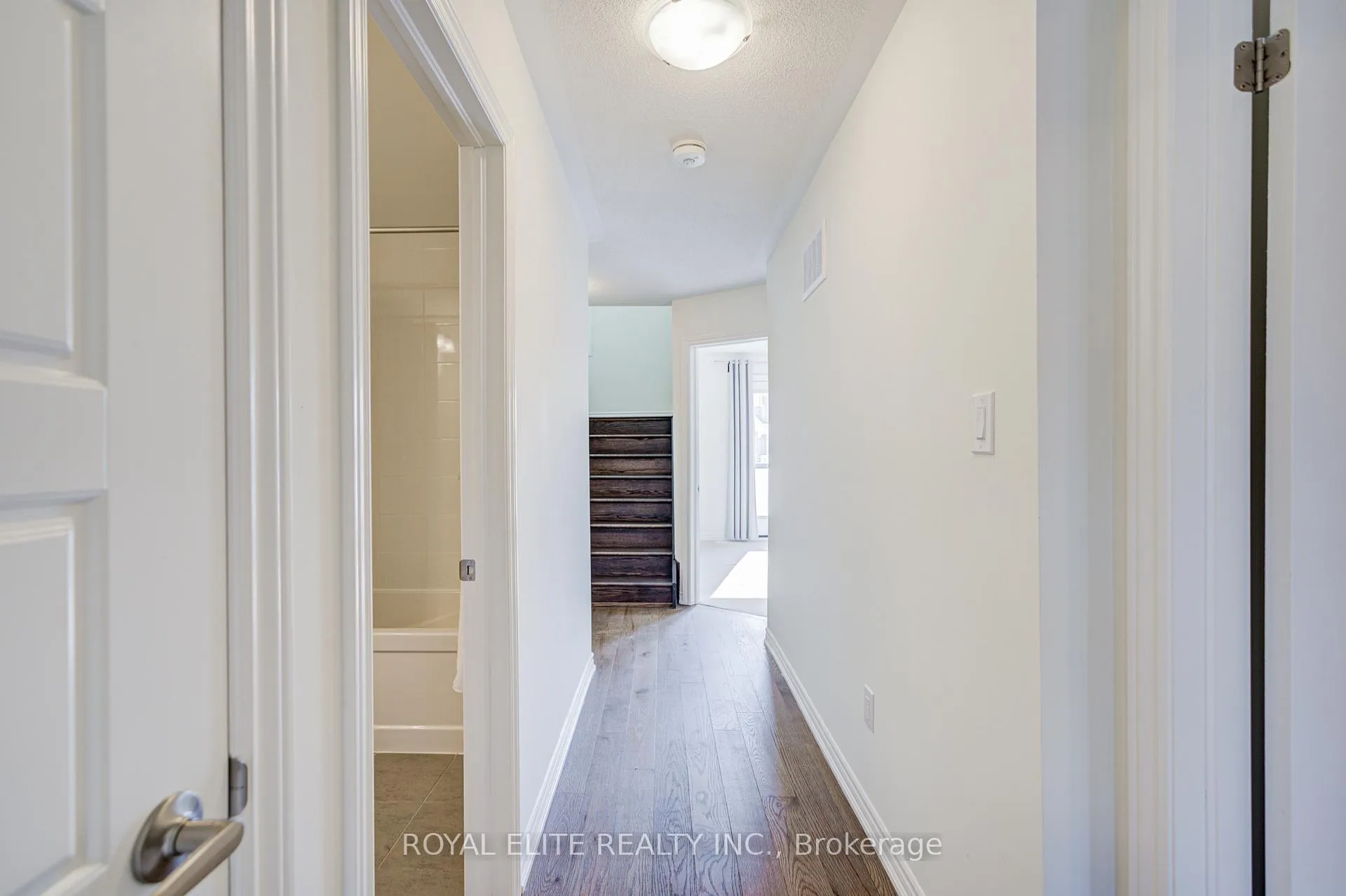 Photo 31 of 97 Thomas Frisby Jr Crescent, Markham, Victoria Square — HOMEH