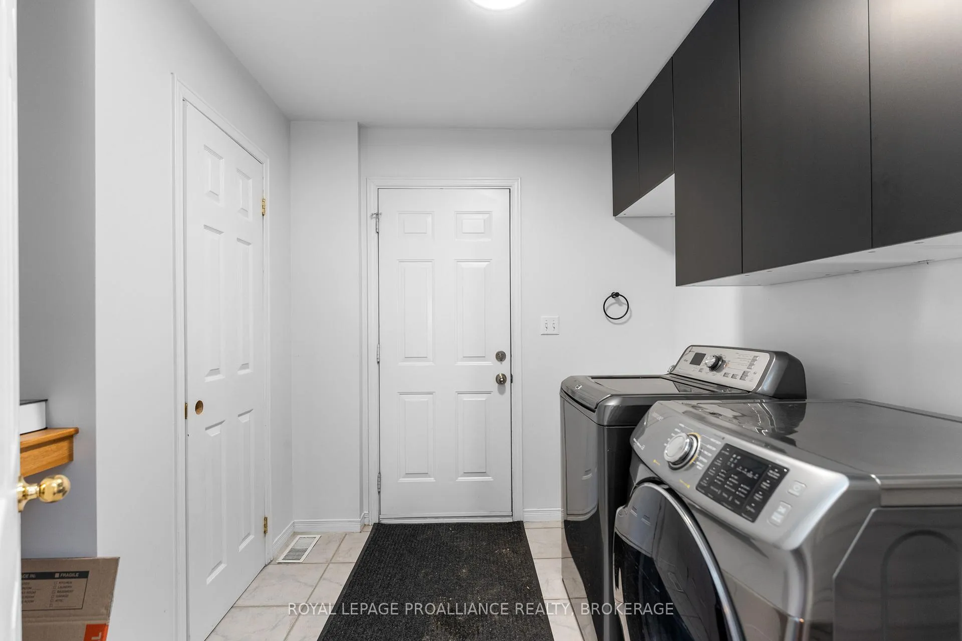 Photo 27 of 343 Sunrise Crescent, Kingston, East Gardiners Rd — HOMEH
