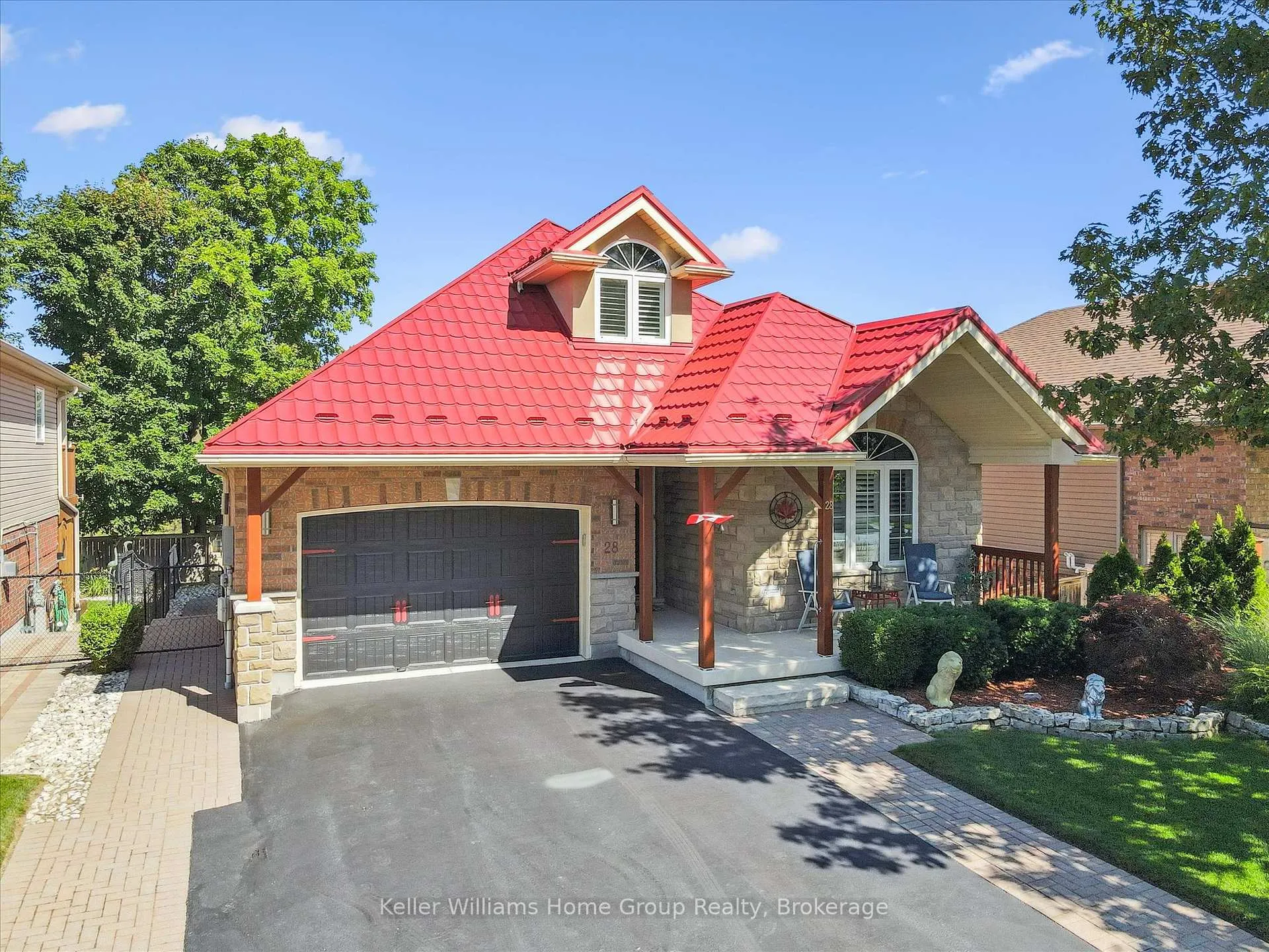 Photo 2 of 28 Harcourt Place, Centre Wellington, Fergus — HOMEH