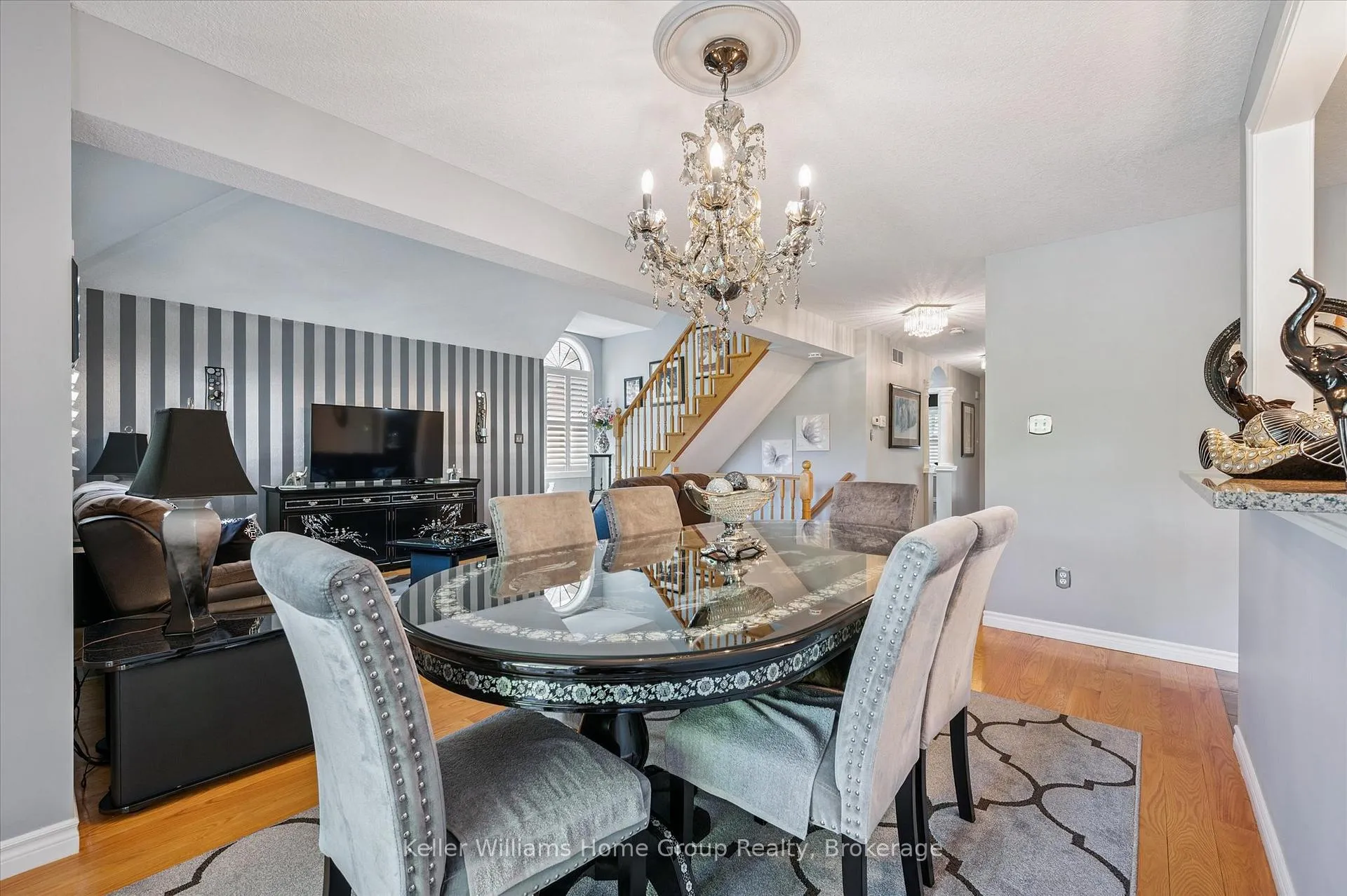 Photo 13 of 28 Harcourt Place, Centre Wellington, Fergus — HOMEH