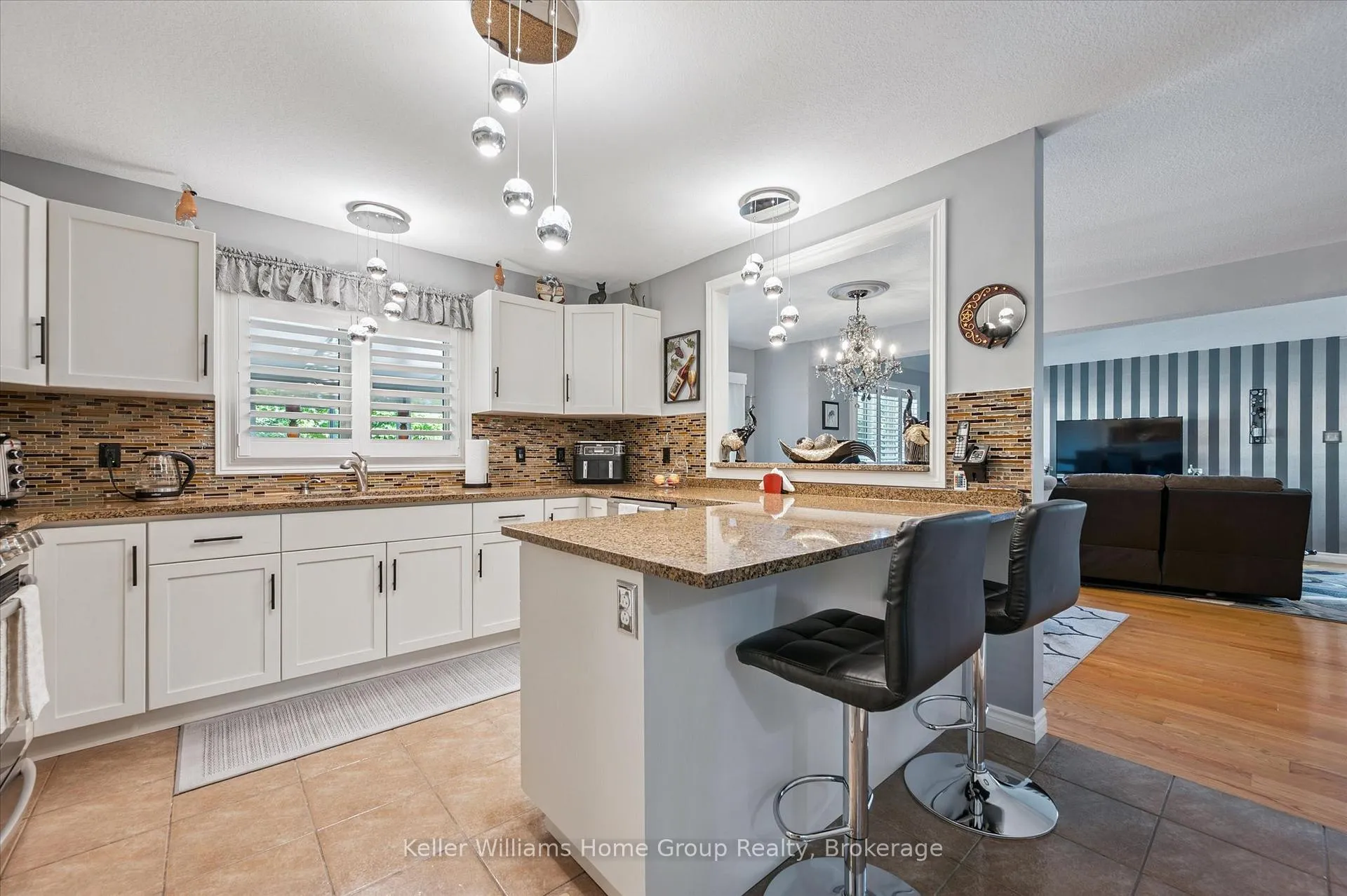 Photo 14 of 28 Harcourt Place, Centre Wellington, Fergus — HOMEH