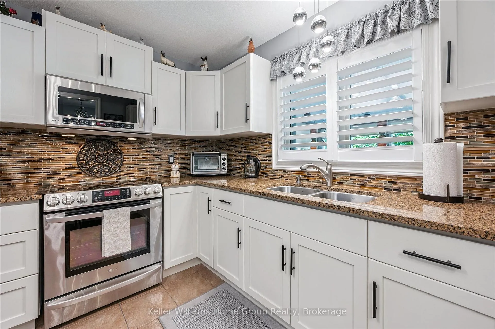 Photo 18 of 28 Harcourt Place, Centre Wellington, Fergus — HOMEH