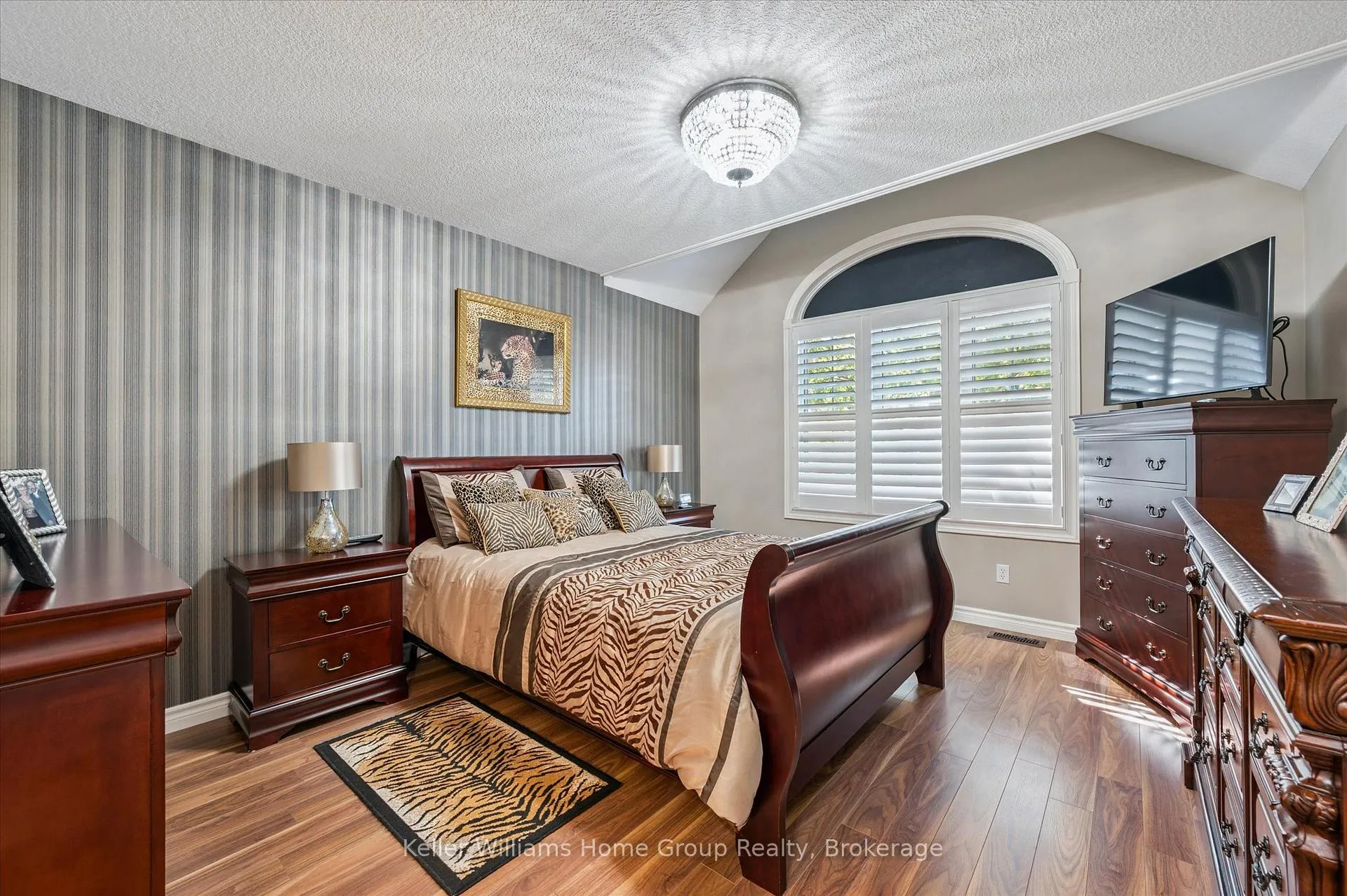 Photo 23 of 28 Harcourt Place, Centre Wellington, Fergus — HOMEH
