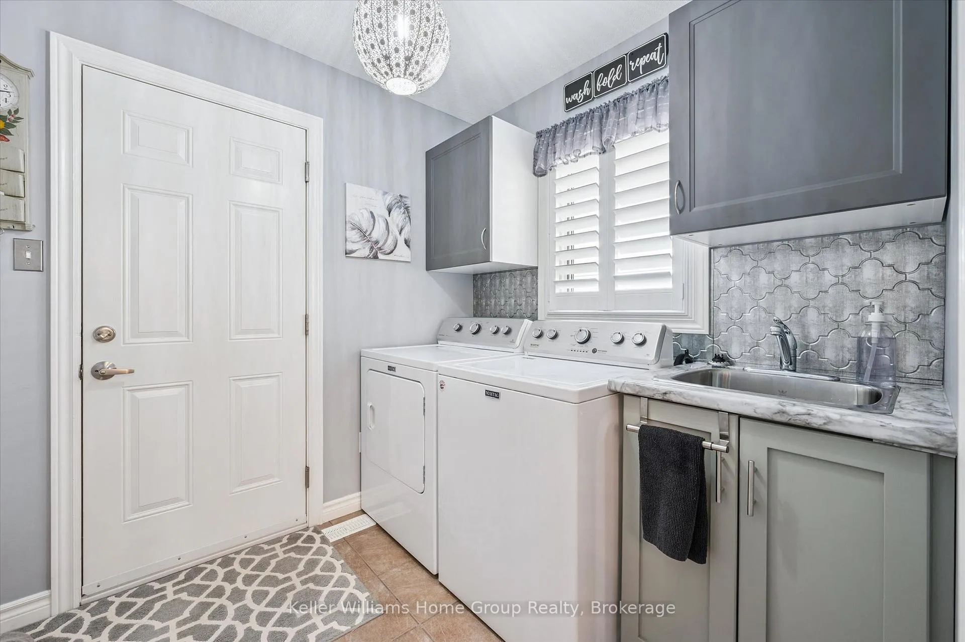Photo 26 of 28 Harcourt Place, Centre Wellington, Fergus — HOMEH