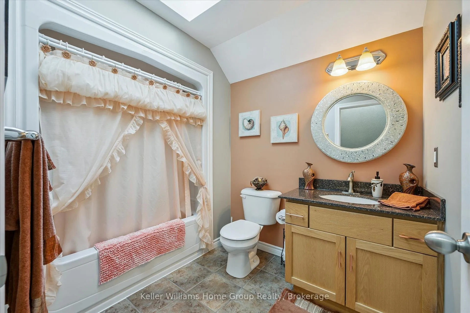 Photo 31 of 28 Harcourt Place, Centre Wellington, Fergus — HOMEH