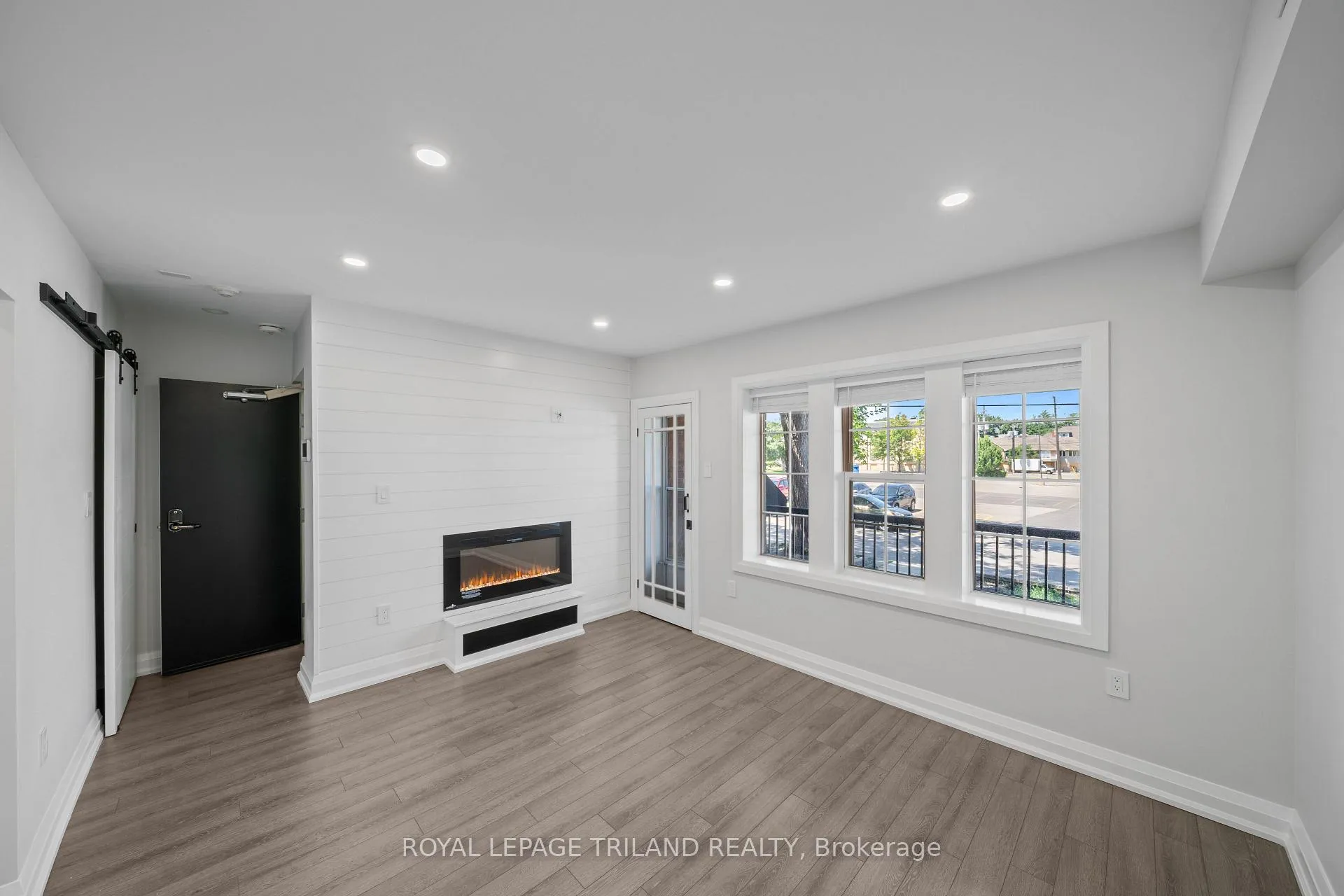 Photo 6 of Unit 4, 15 Balmoral Avenue S, Hamilton, Delta — HOMEH