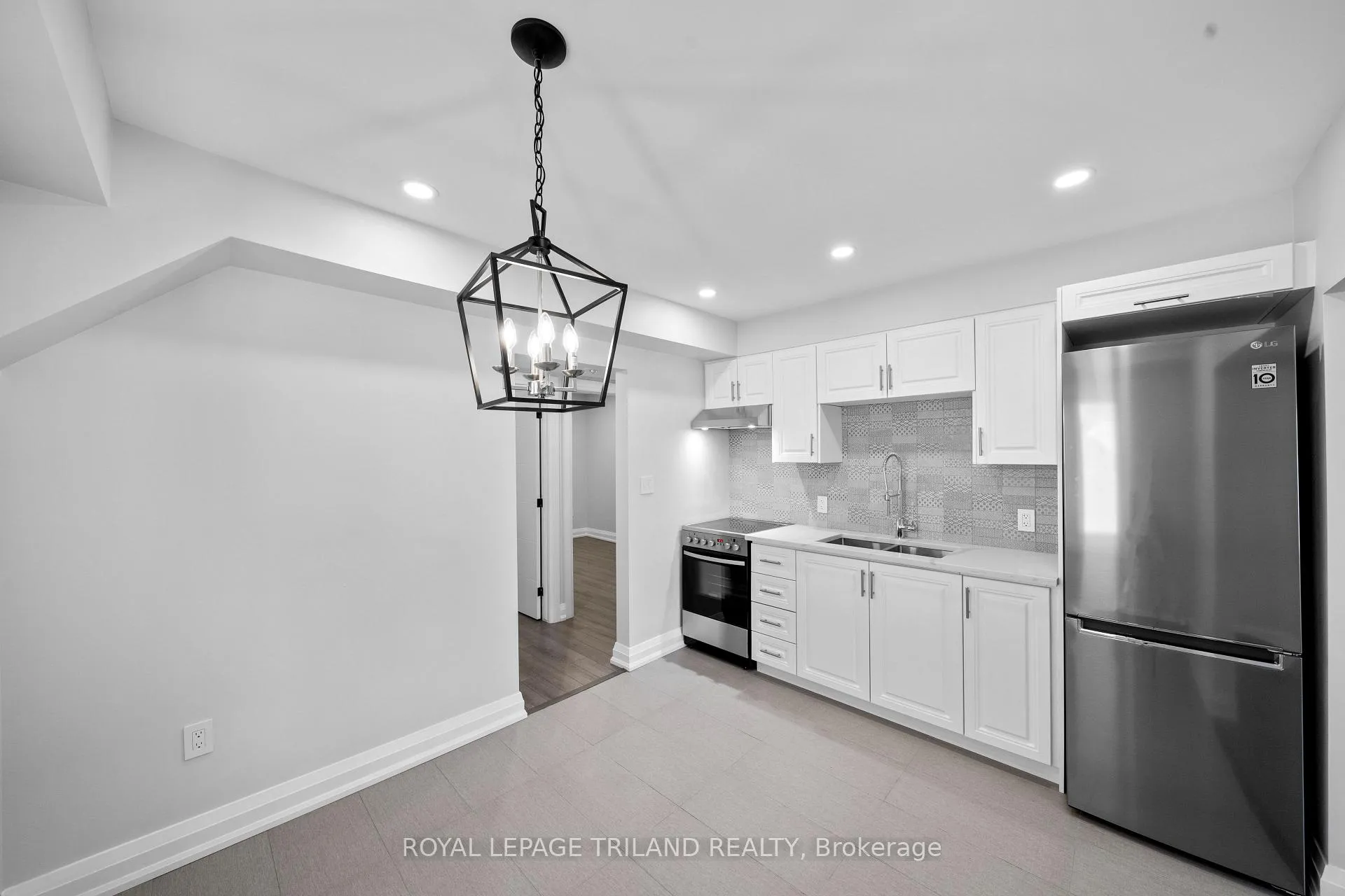 Photo 8 of Unit 4, 15 Balmoral Avenue S, Hamilton, Delta — HOMEH