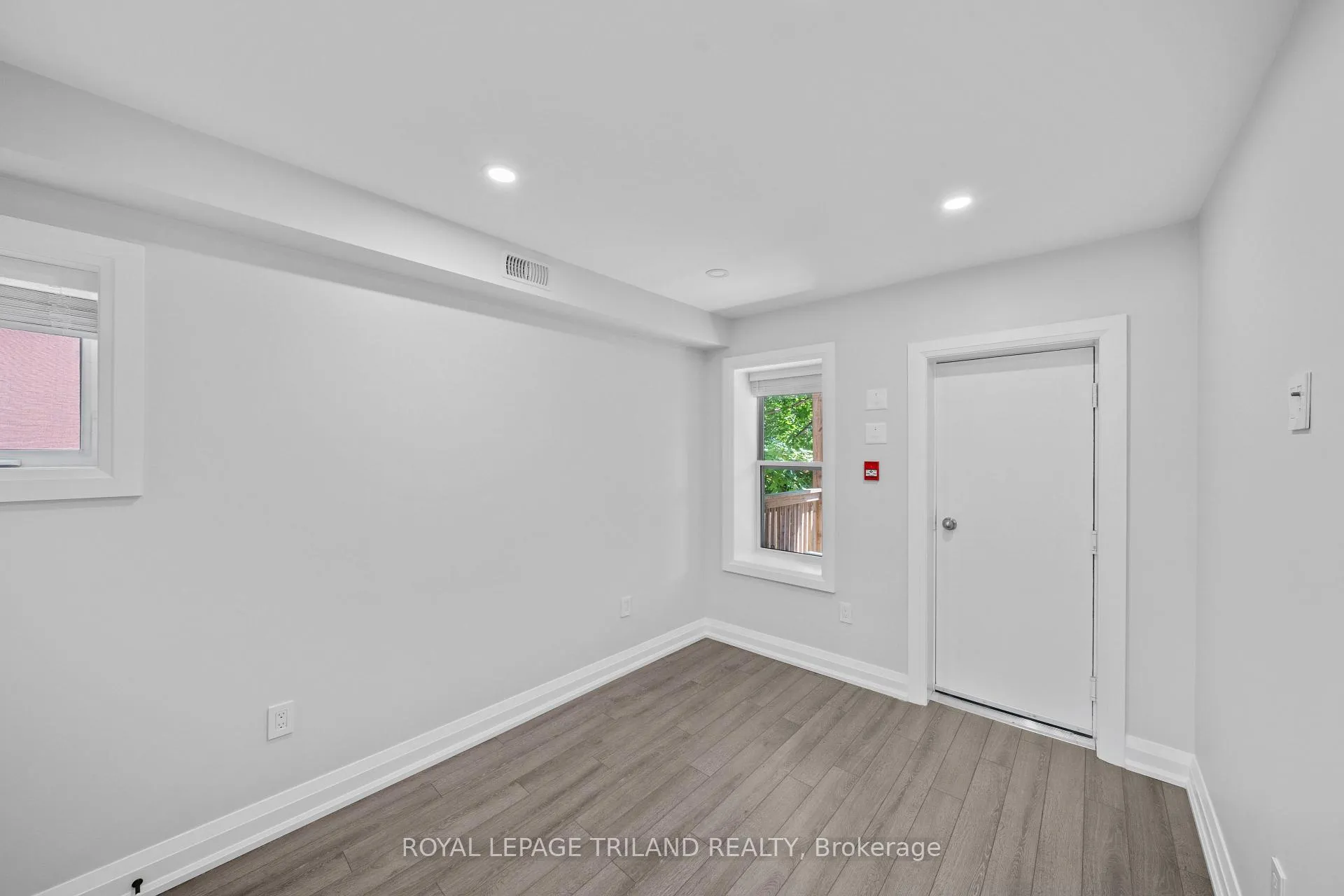 Photo 12 of Unit 4, 15 Balmoral Avenue S, Hamilton, Delta — HOMEH