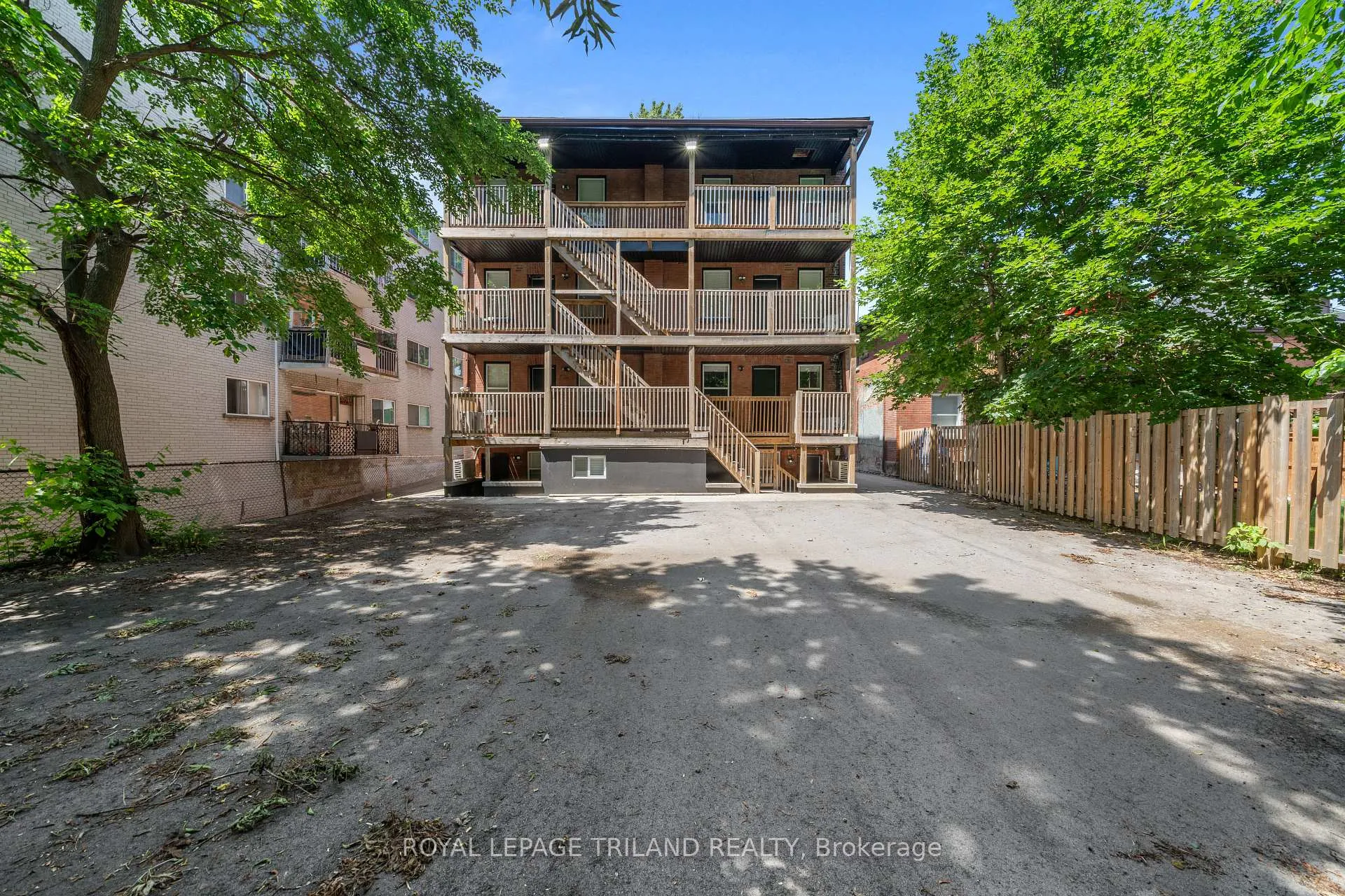 Photo 29 of Unit 4, 15 Balmoral Avenue S, Hamilton, Delta — HOMEH