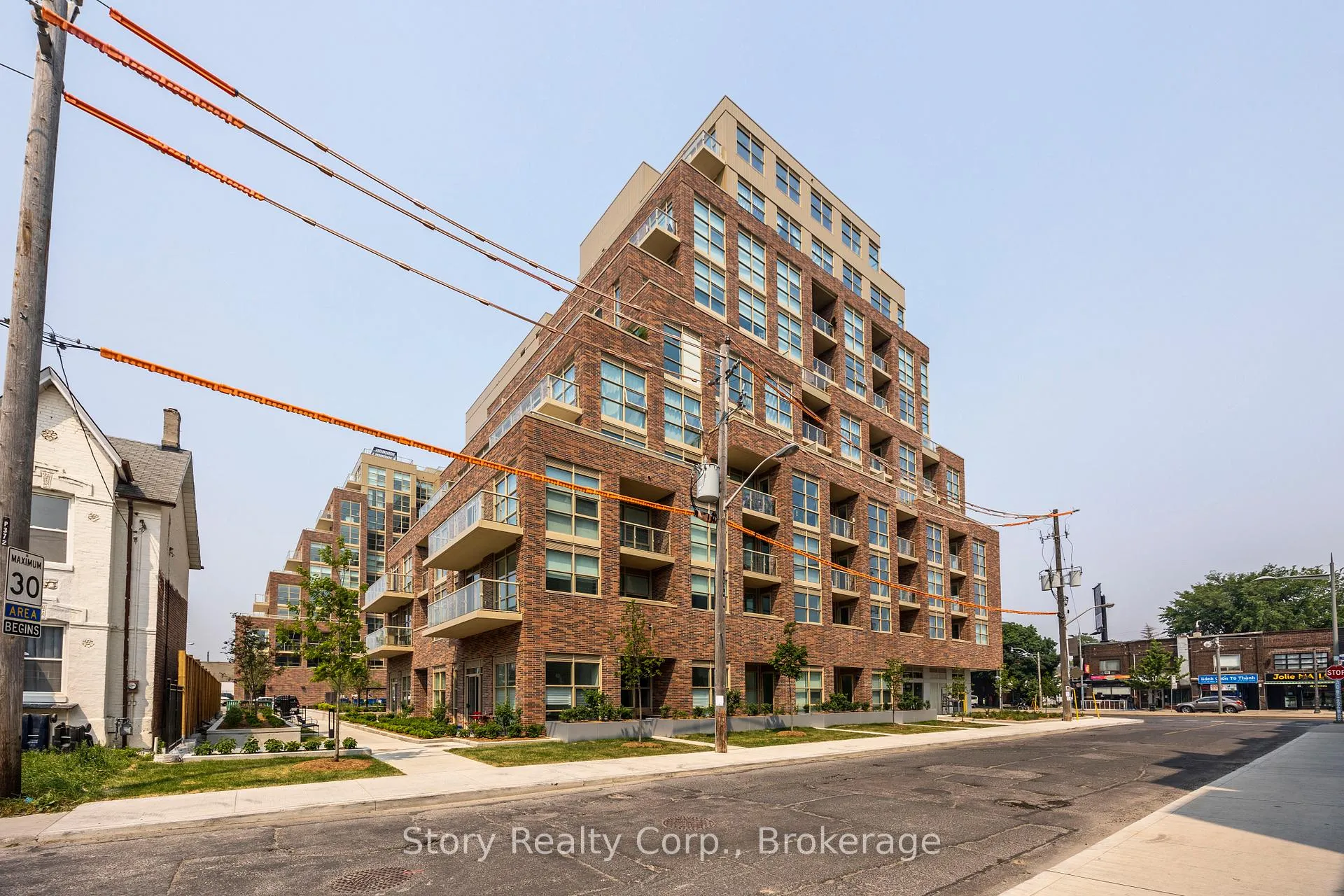Photo 3 of Unit 108, 119 Ford Street, Toronto, Weston-Pellam Park — HOMEH