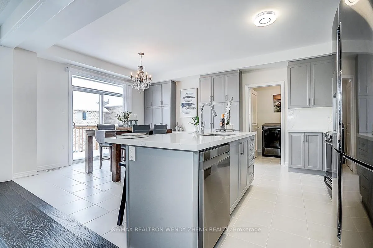 Photo 14 of 23 Terrell Avenue, Georgina, Keswick South — HOMEH