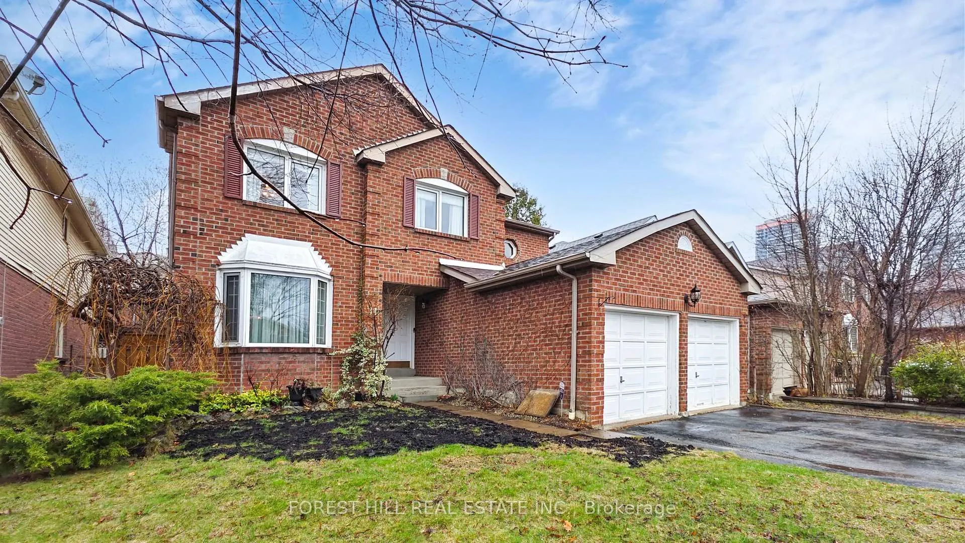 Photo 2 of 11 Keystone Drive, Brampton, Brampton South — HOMEH