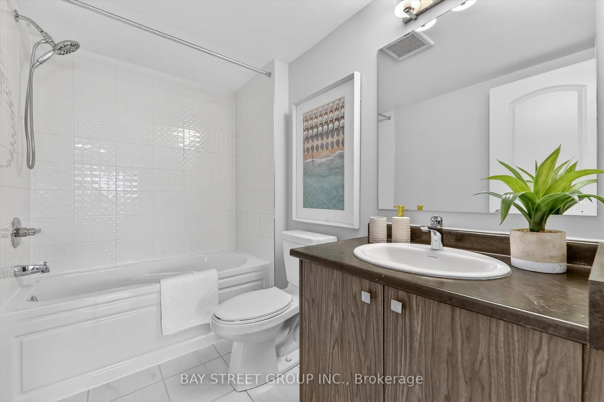 Photo 14 of 23 Schmidt Lane, Markham, Angus Glen — HOMEH