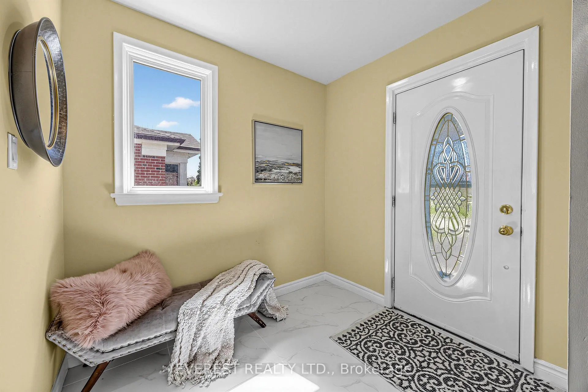 Photo 4 of 45 Kilgreggan Crescent, Scarborough, Bendale — HOMEH