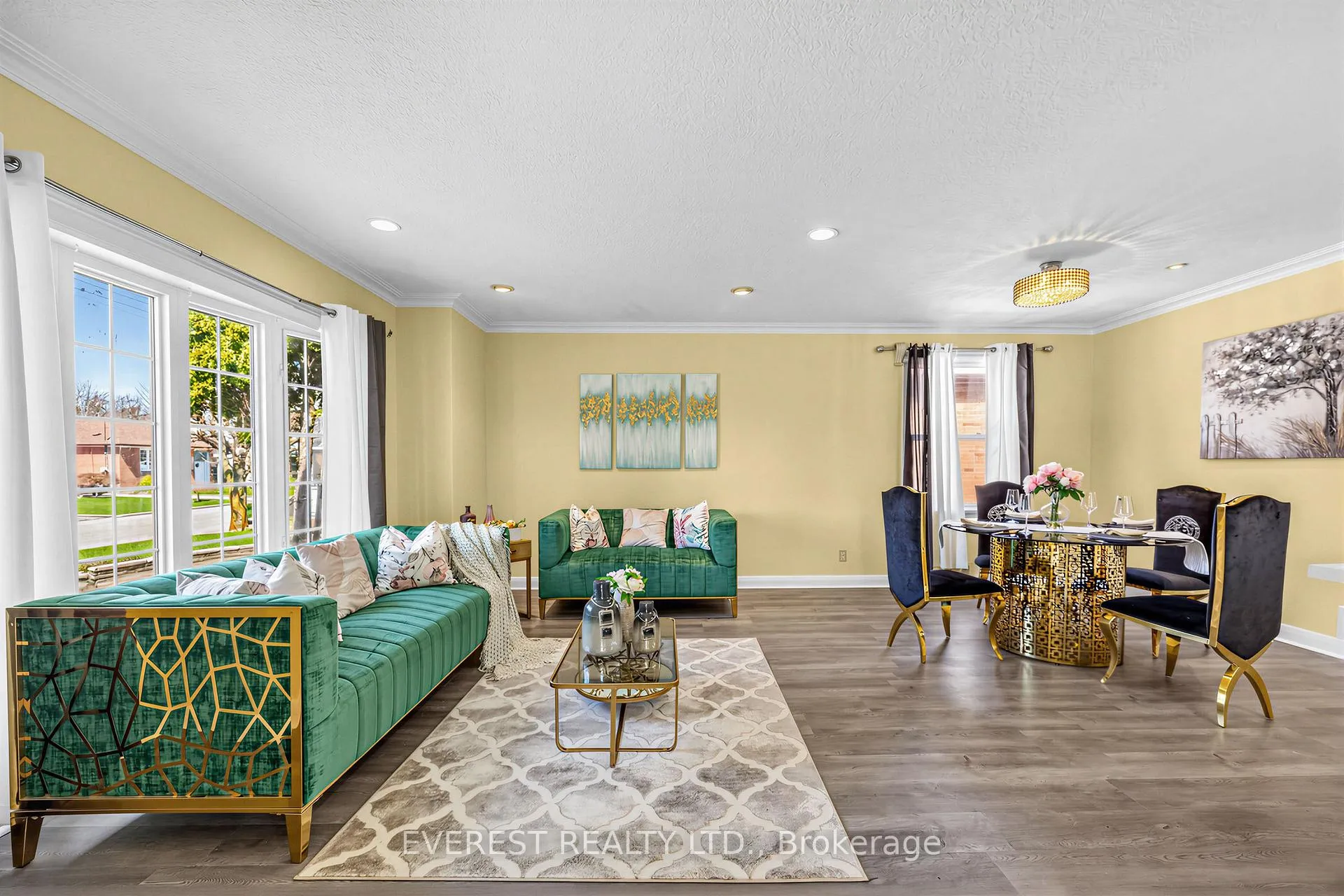 Photo 5 of 45 Kilgreggan Crescent, Scarborough, Bendale — HOMEH