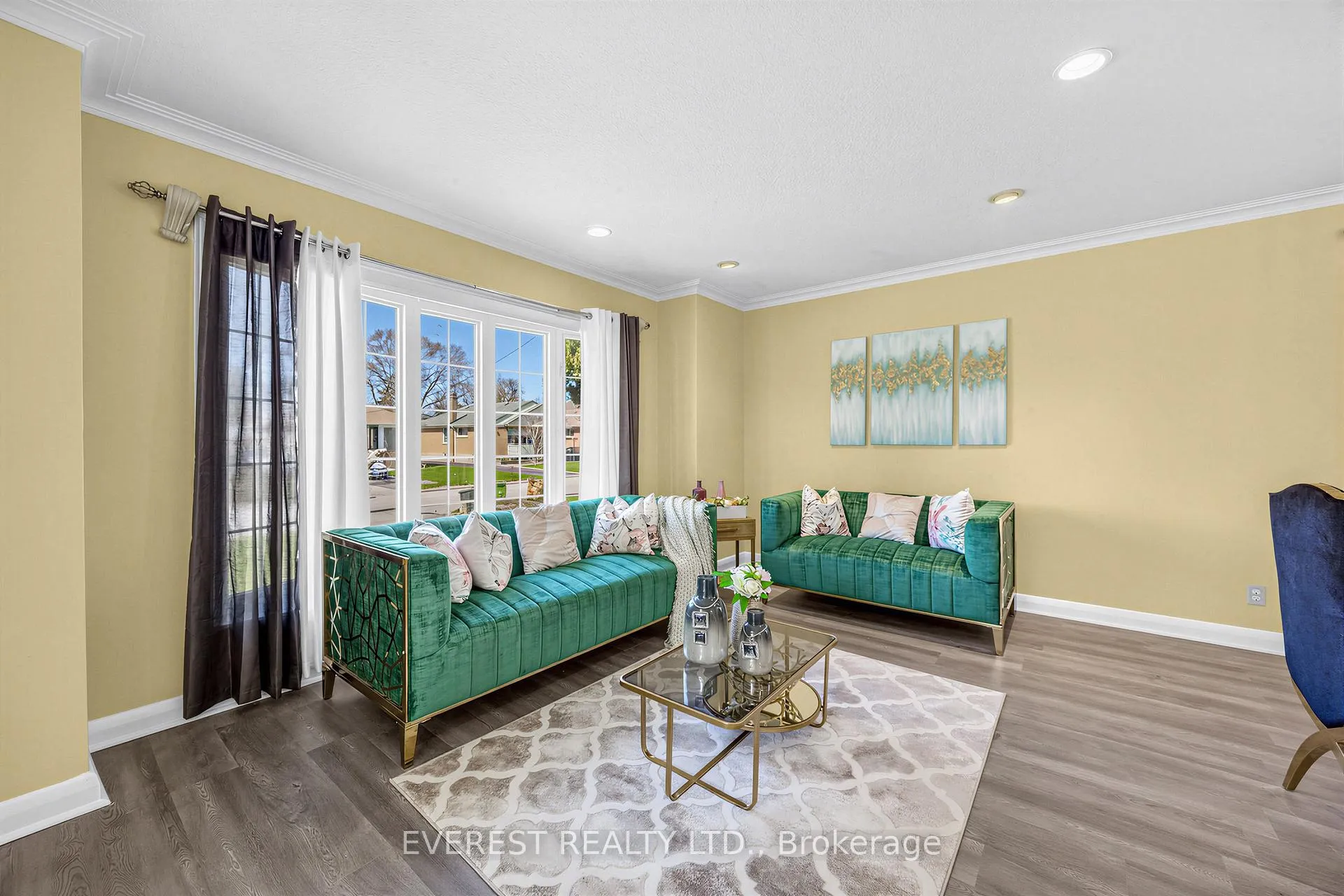 Photo 7 of 45 Kilgreggan Crescent, Scarborough, Bendale — HOMEH