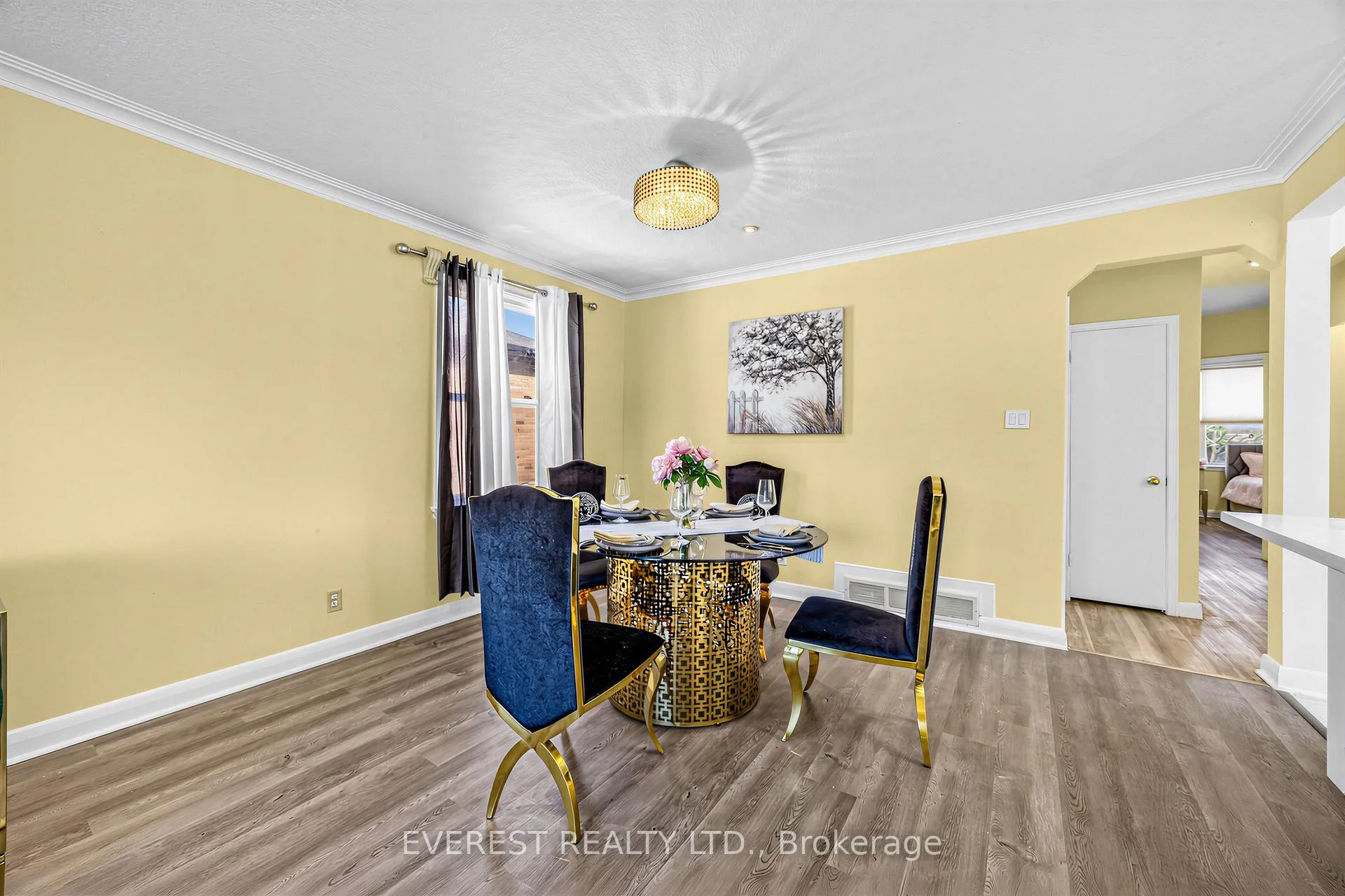 Photo 8 of 45 Kilgreggan Crescent, Scarborough, Bendale — HOMEH