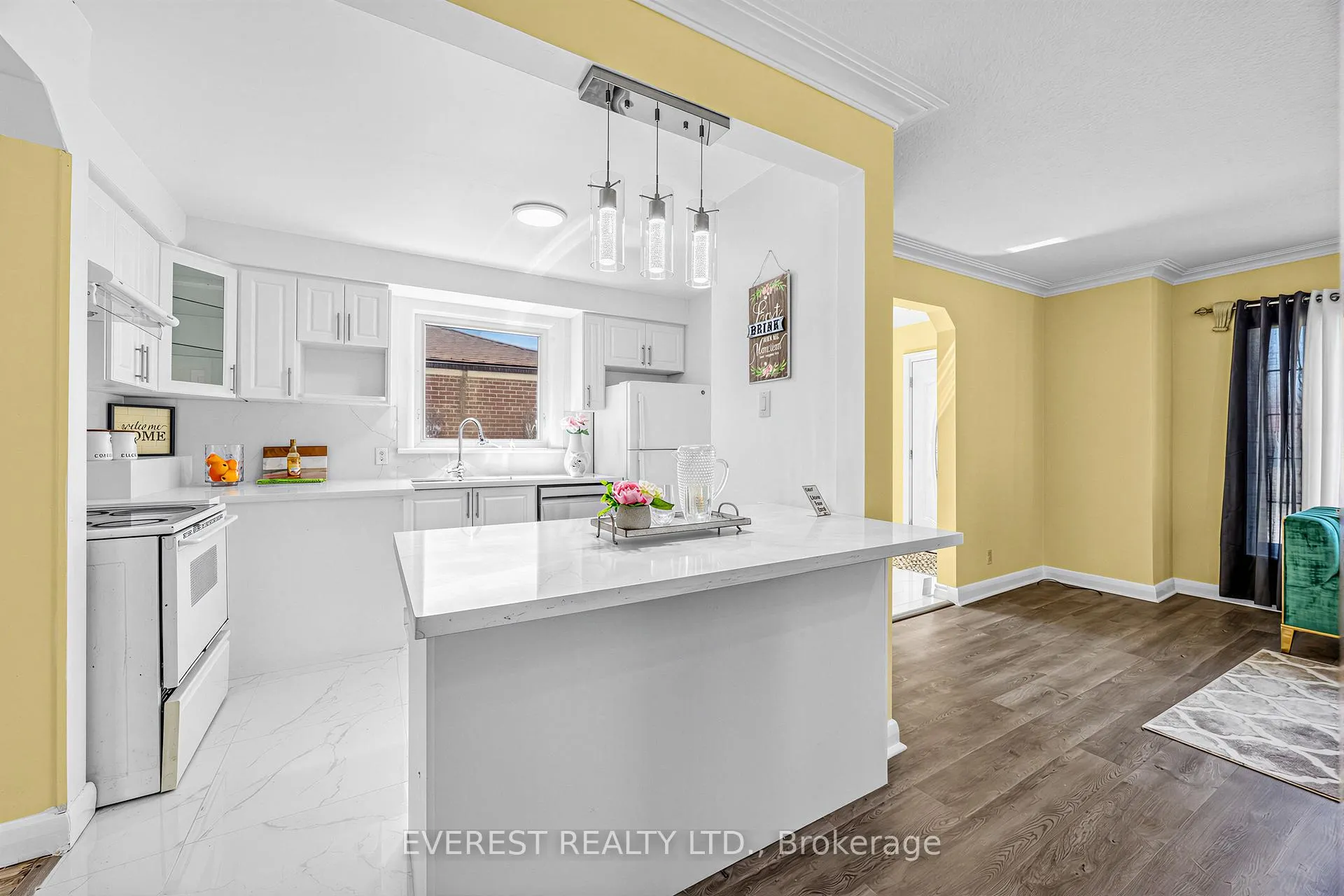 Photo 10 of 45 Kilgreggan Crescent, Scarborough, Bendale — HOMEH