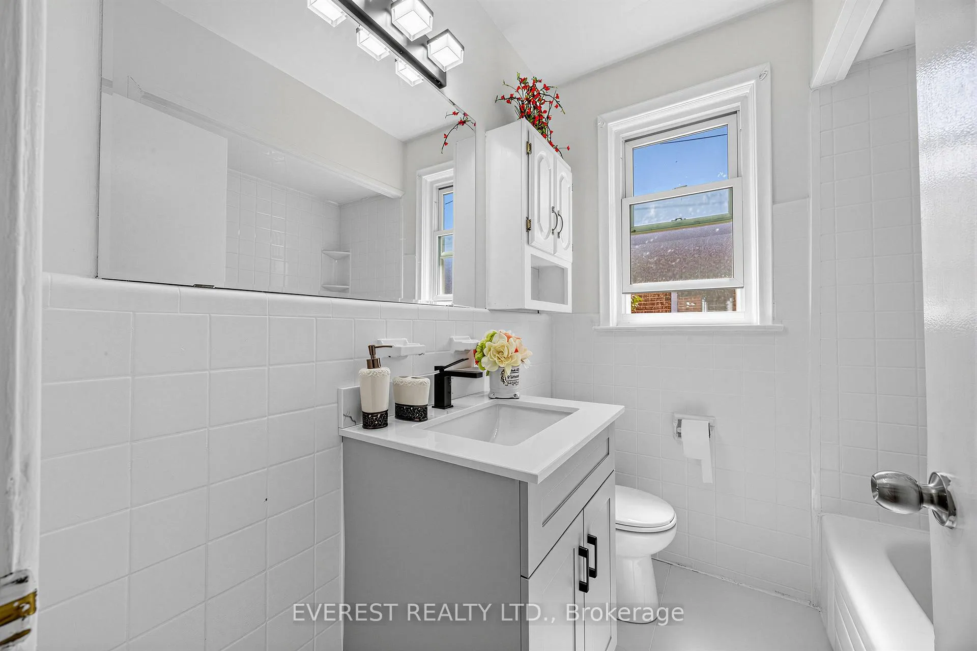 Photo 16 of 45 Kilgreggan Crescent, Scarborough, Bendale — HOMEH