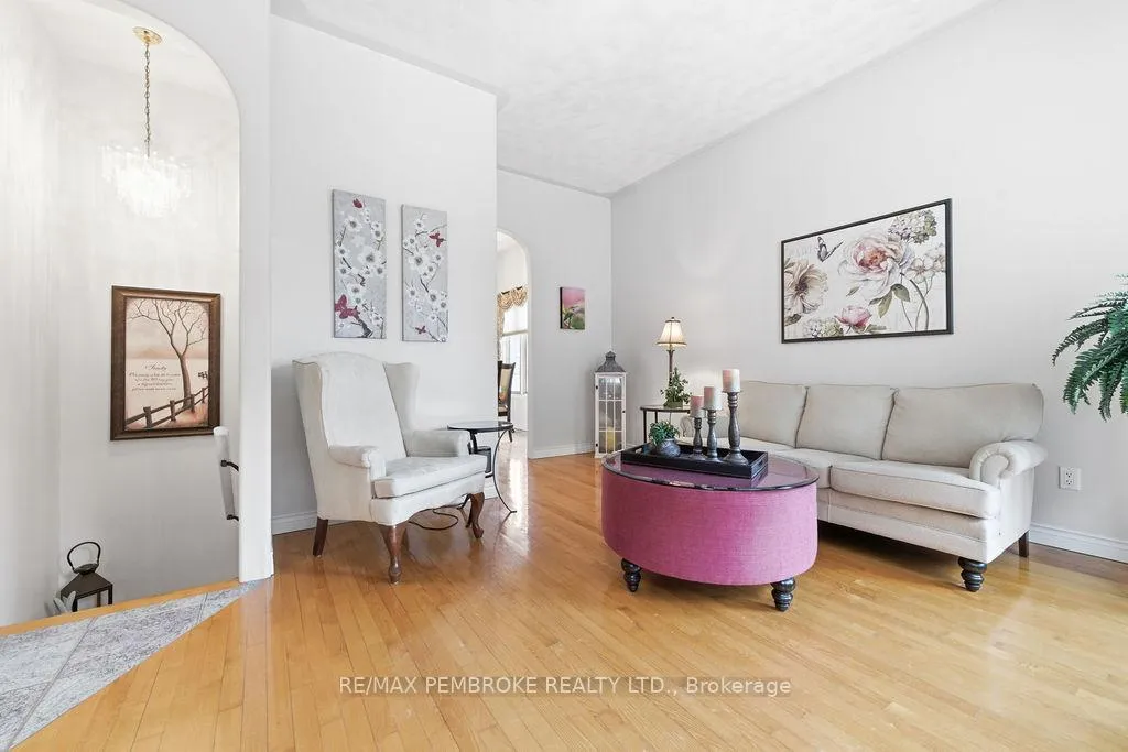 Photo 5 of 152 Reta Crescent, Pembroke — HOMEH