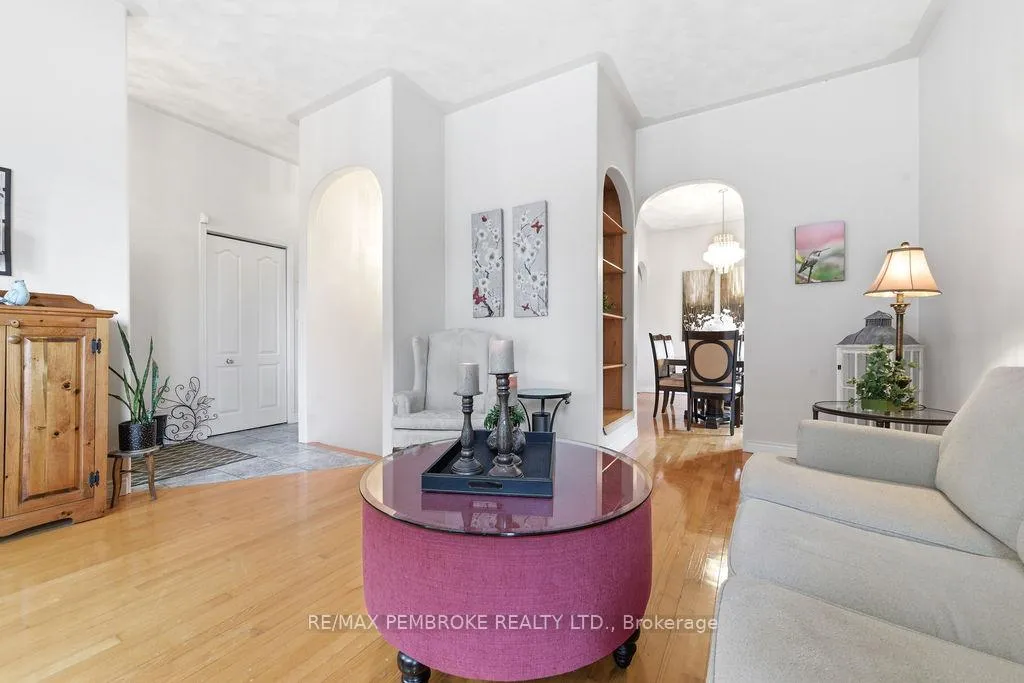 Photo 6 of 152 Reta Crescent, Pembroke — HOMEH