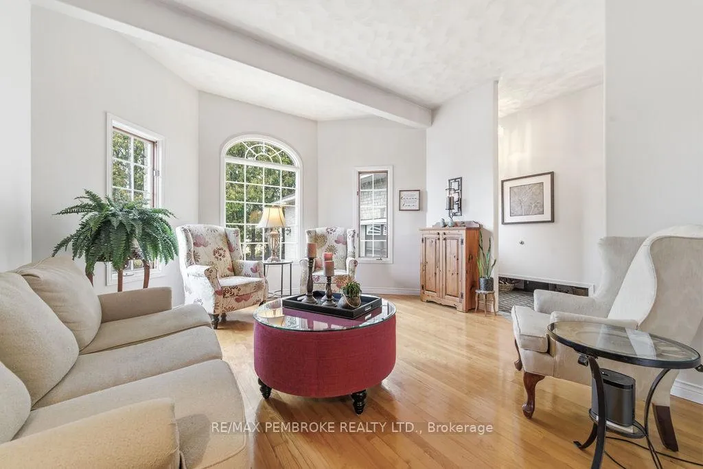 Photo 7 of 152 Reta Crescent, Pembroke — HOMEH